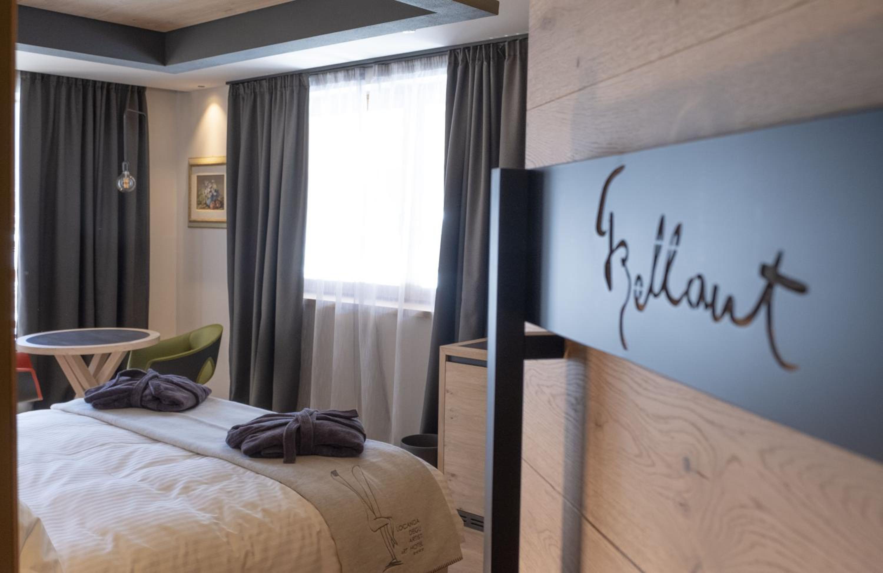 King Room with Mountain View