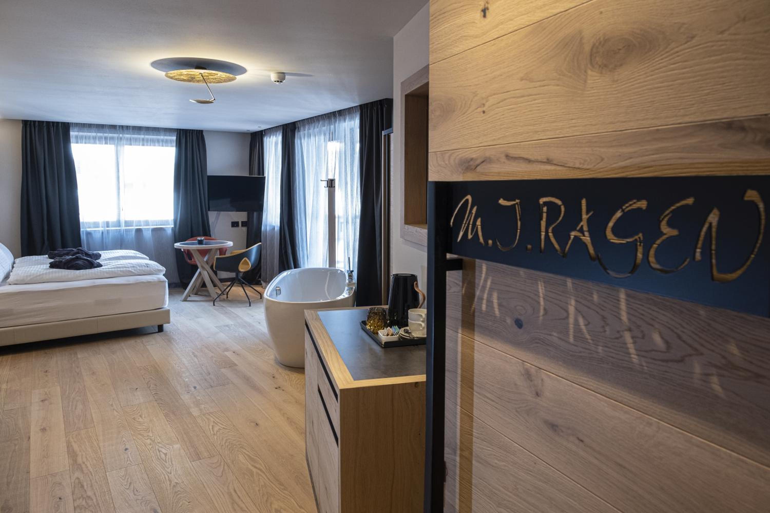 Junior Suite with Balcony