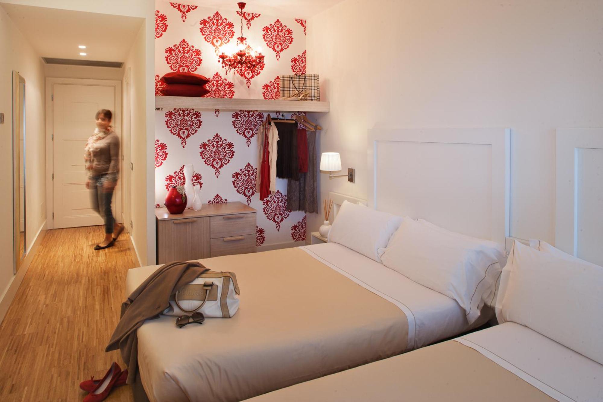 Comfort Double Room with Balcony - Photo 2