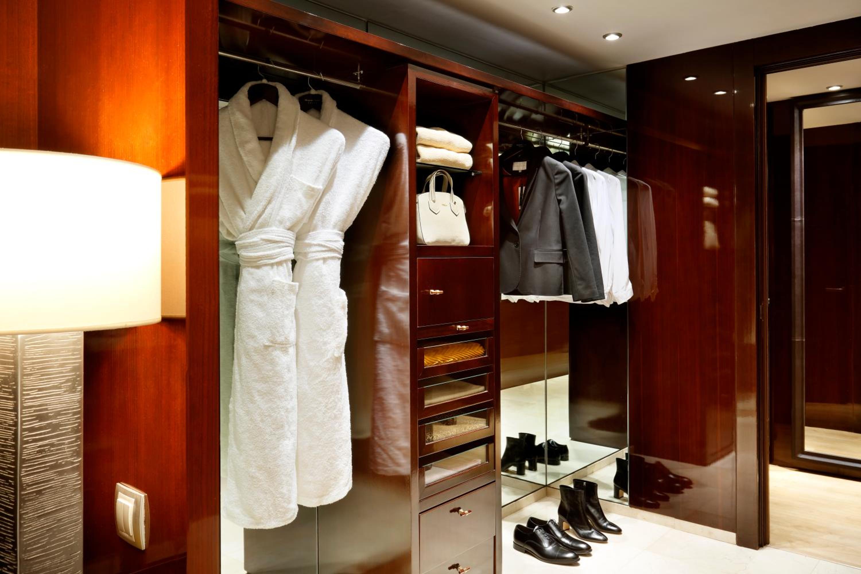 Executive King Suite with City View
