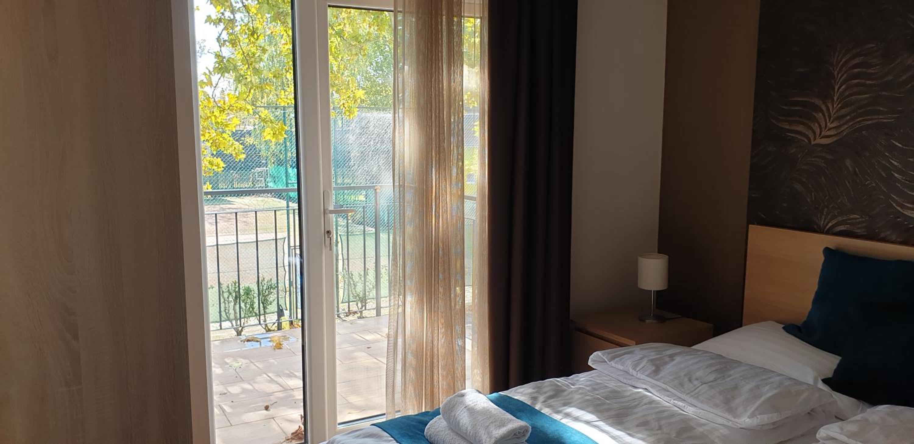 Family Room with Balcony photo 3