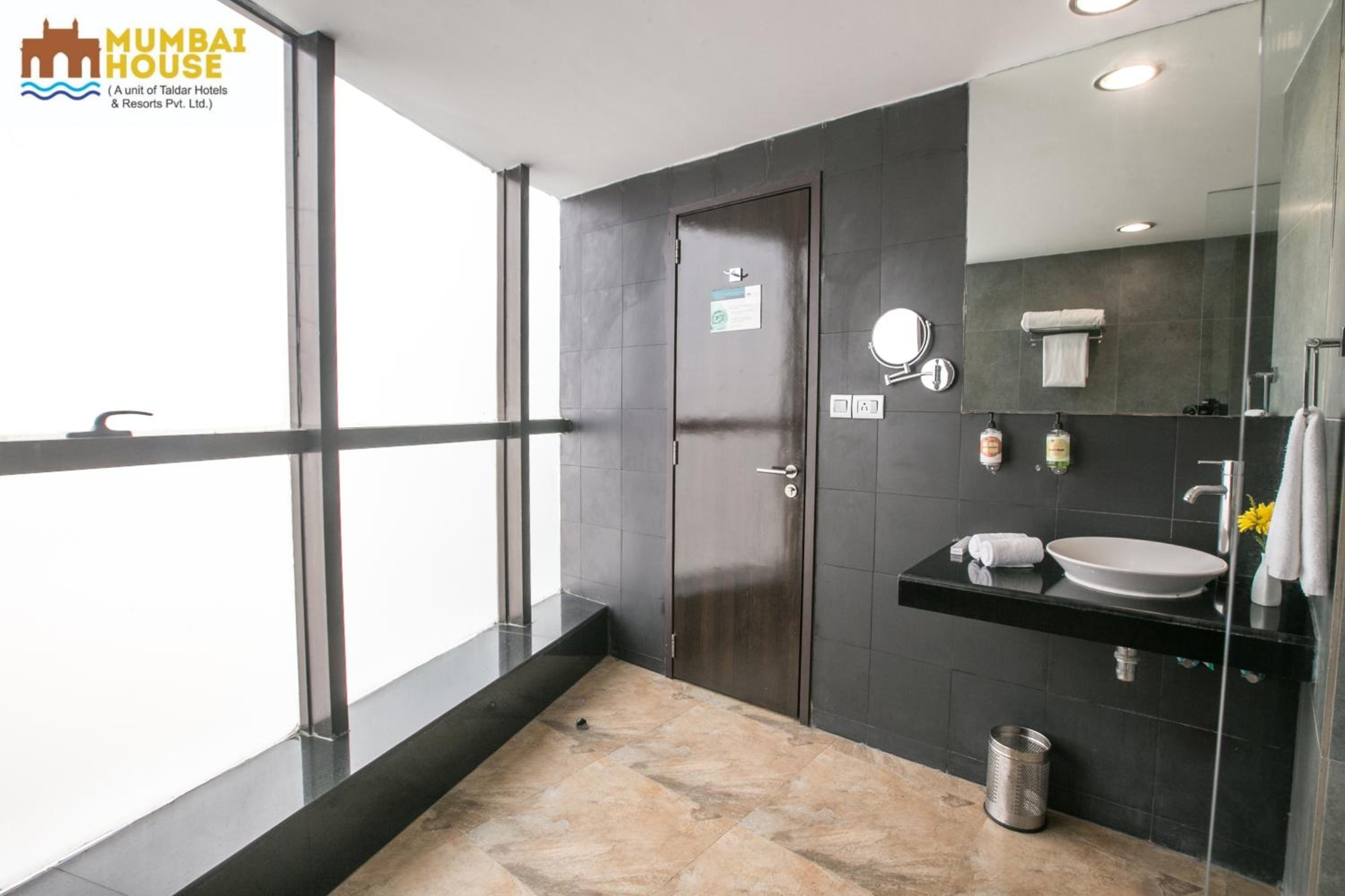 Executive Suite photo 2
