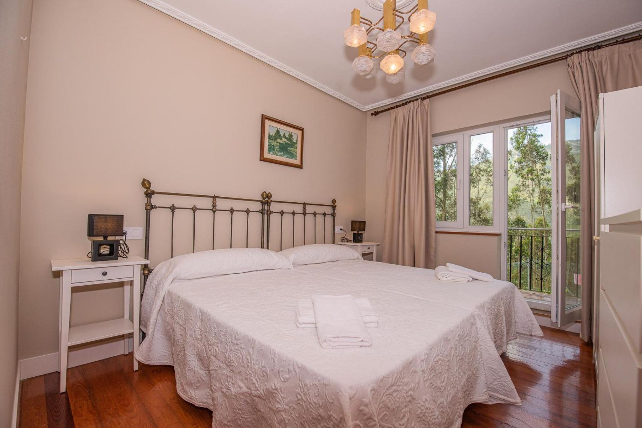 Four-Bedroom House photo 3