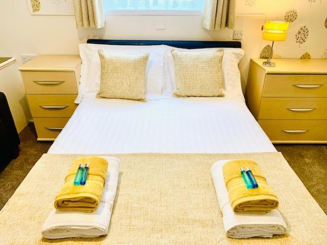 Deluxe Double Room with Shower - Photo 5