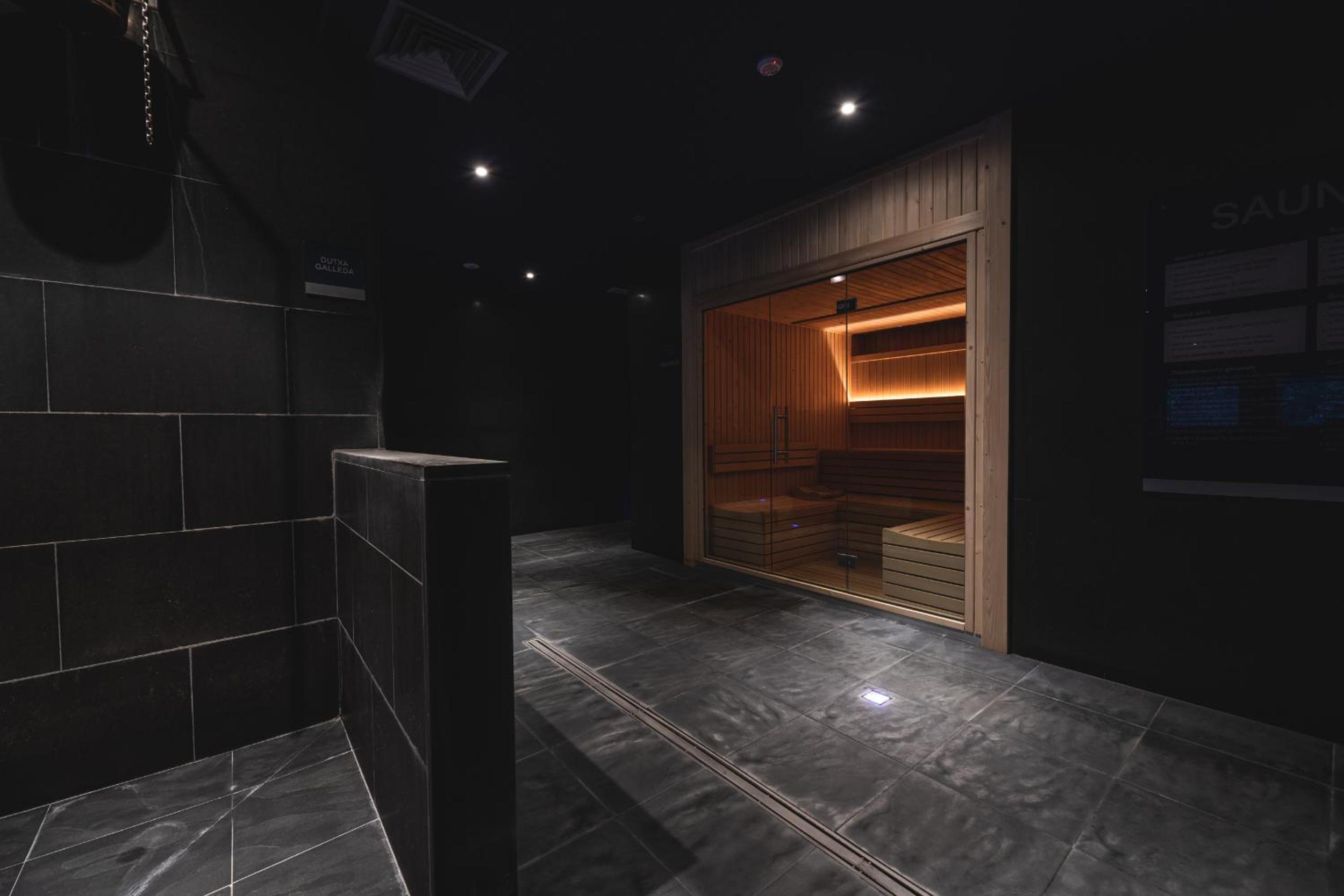Double or Twin Room with Spa Access photo 2