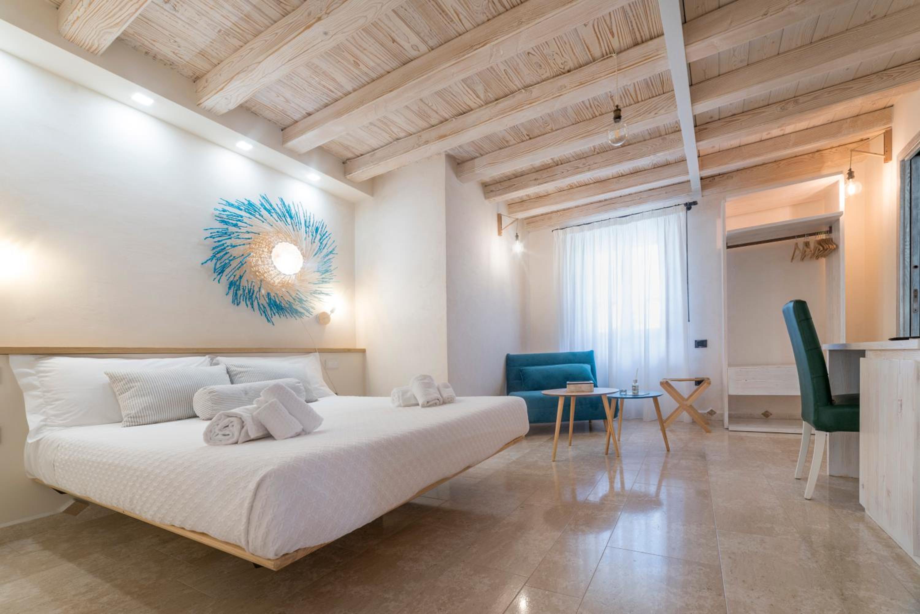 Superior Double or Twin Room - Photo 8