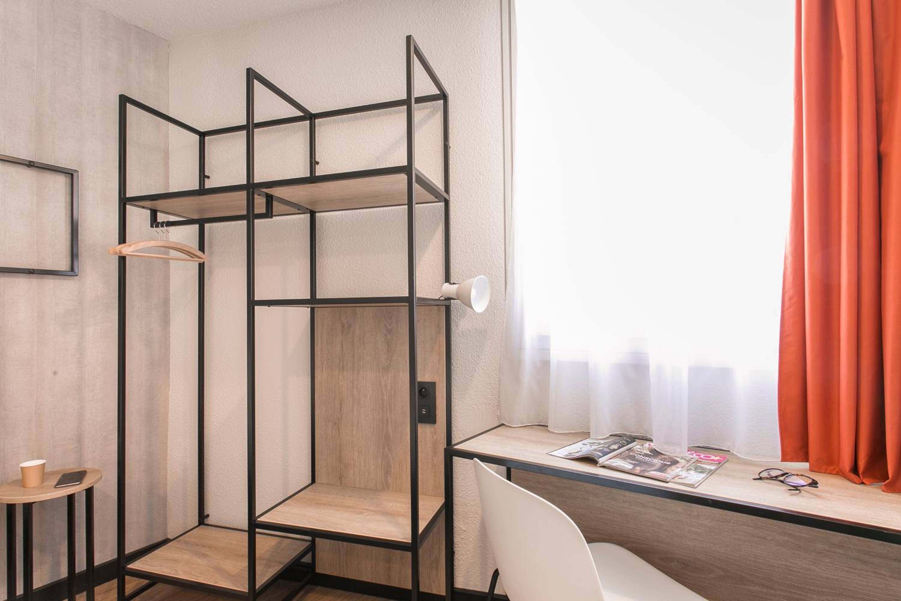 Standard Double Room - Photo 20