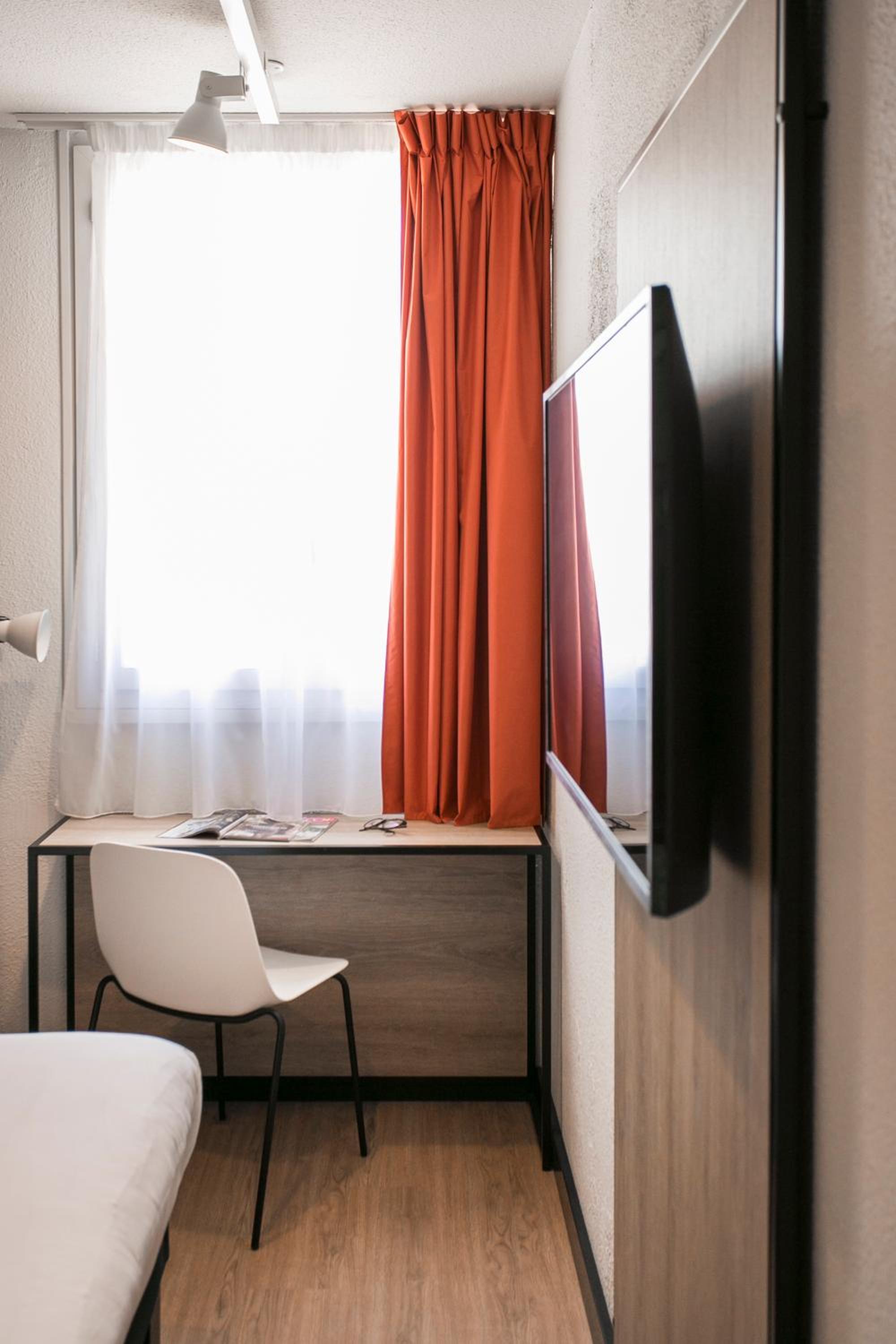 Standard Double Room - Photo 19
