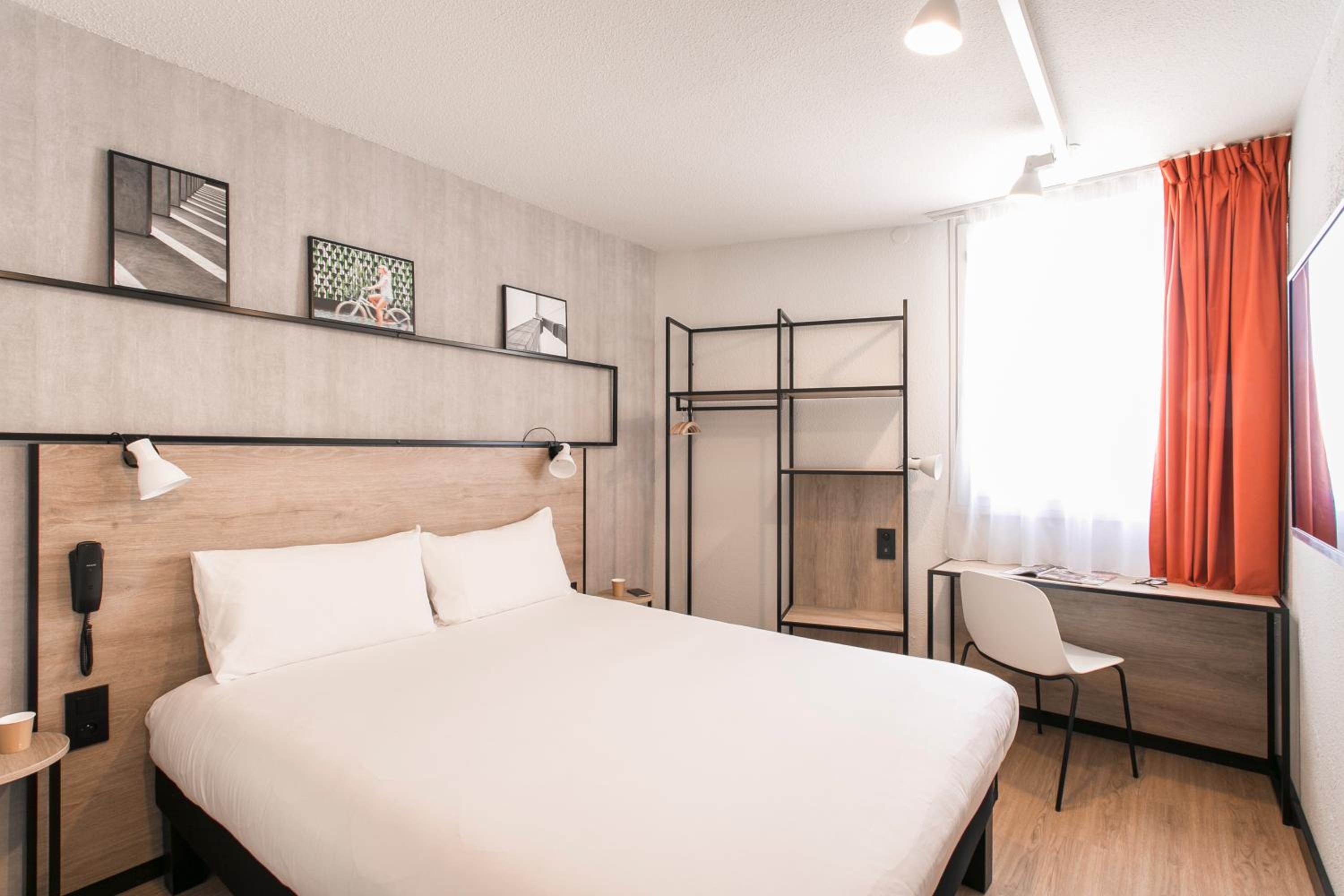 Standard Double Room - Photo 1