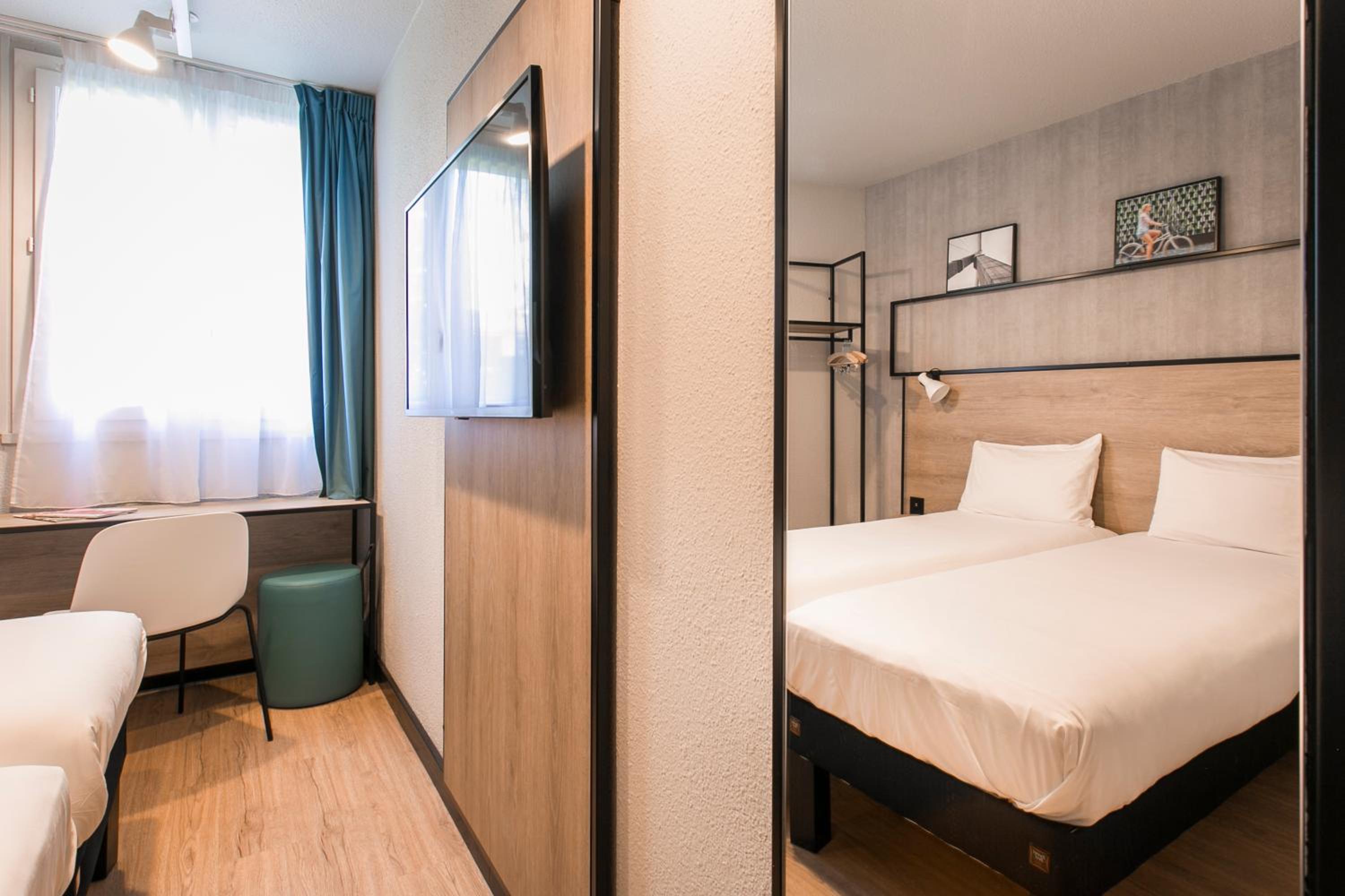 Standard Twin Room - Photo 14