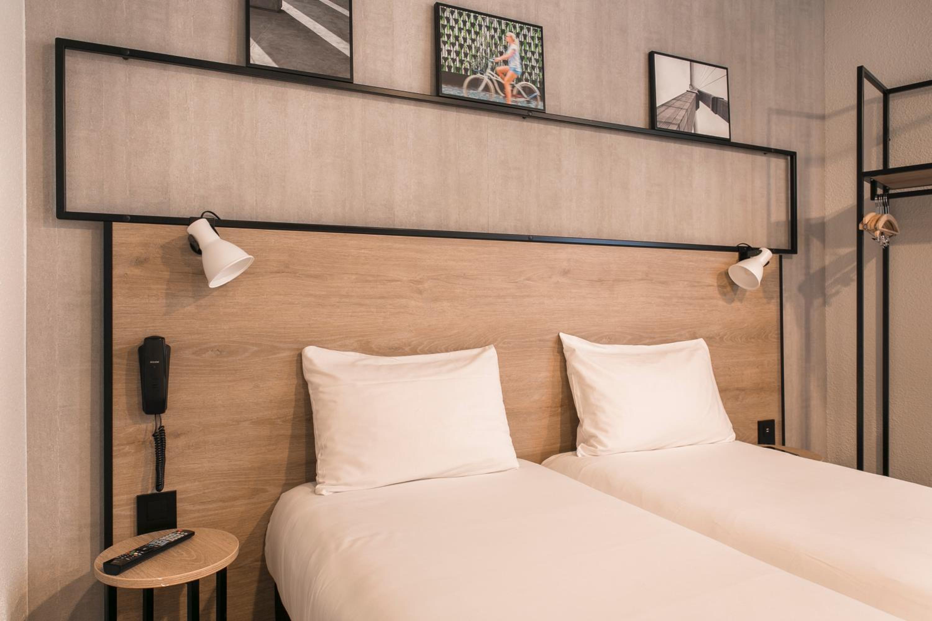 Standard Twin Room - Photo 5