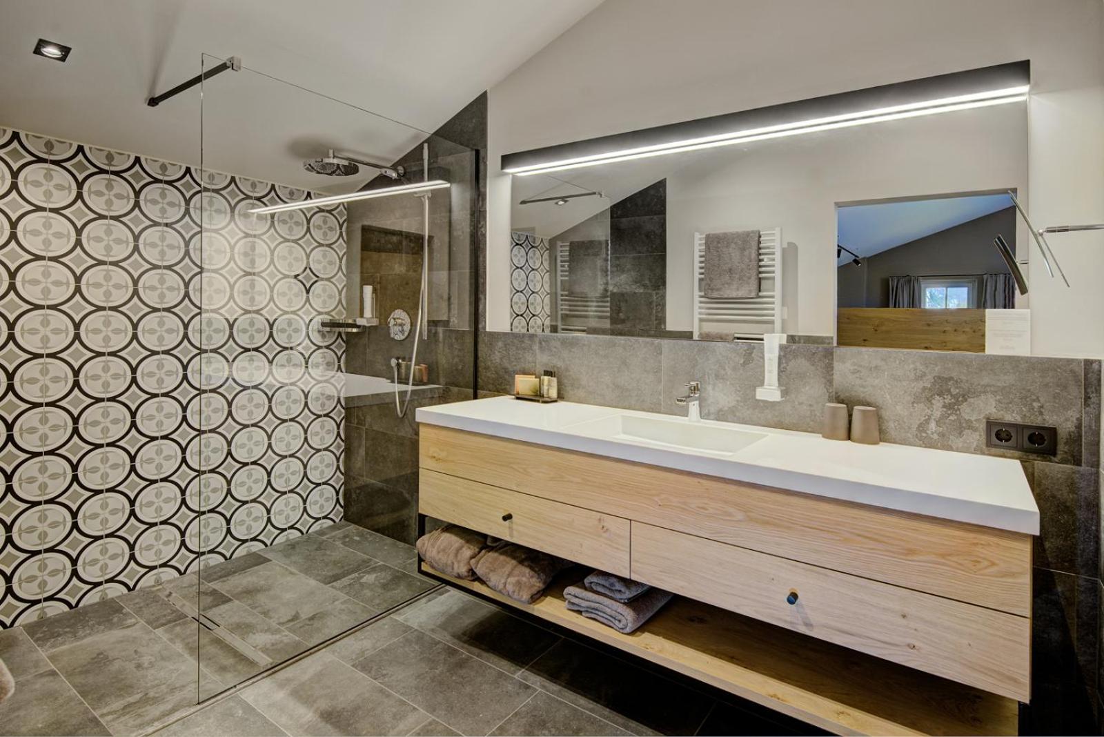 Junior Suite with Balcony photo 3