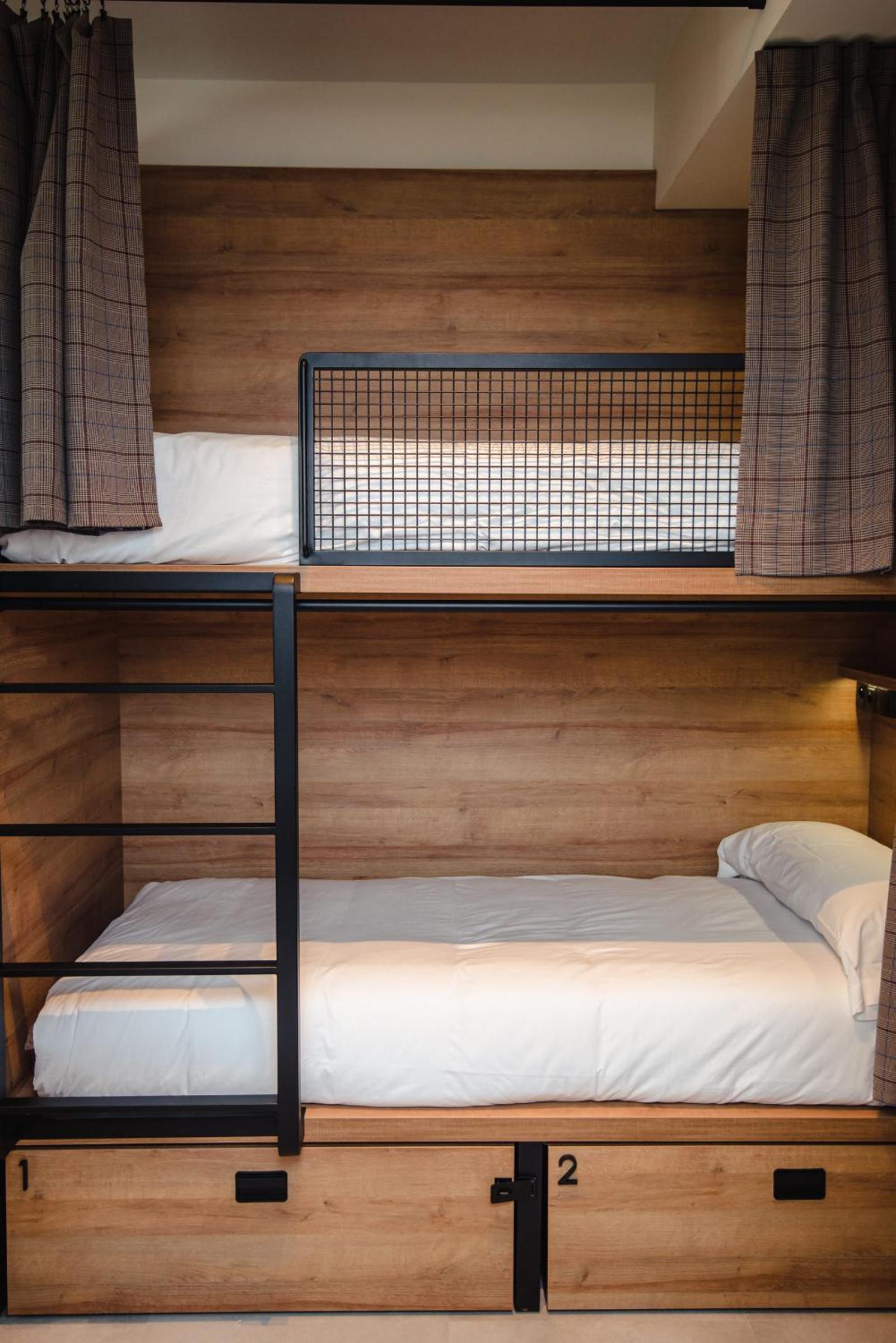 4-Bed Mixed Dormitory Room photo 3