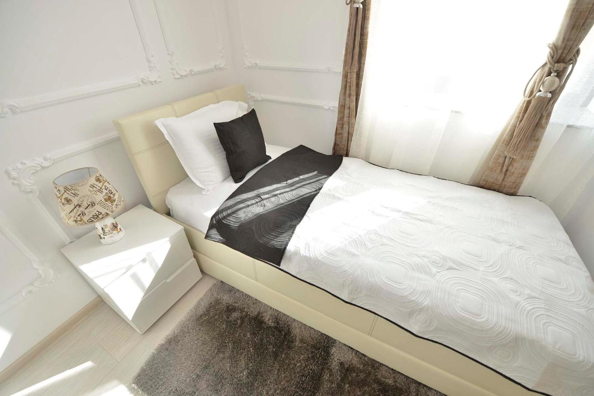 Two-Bedroom Apartment - Photo 3