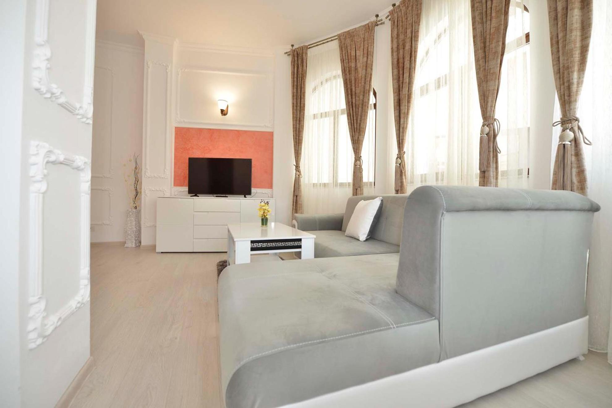 Two-Bedroom Apartment - Photo 6