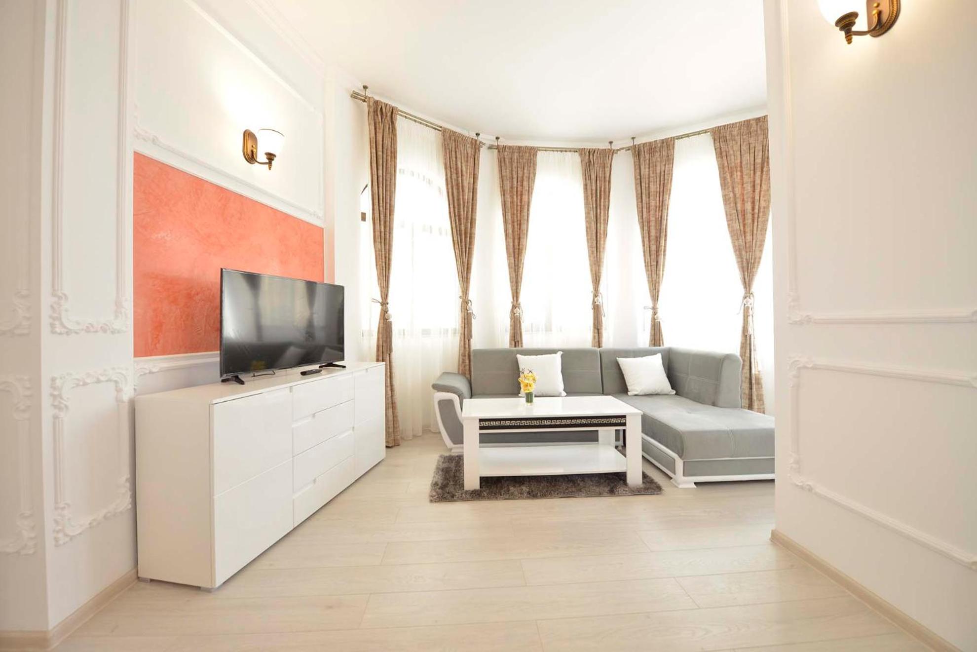 Two-Bedroom Apartment - Photo 9