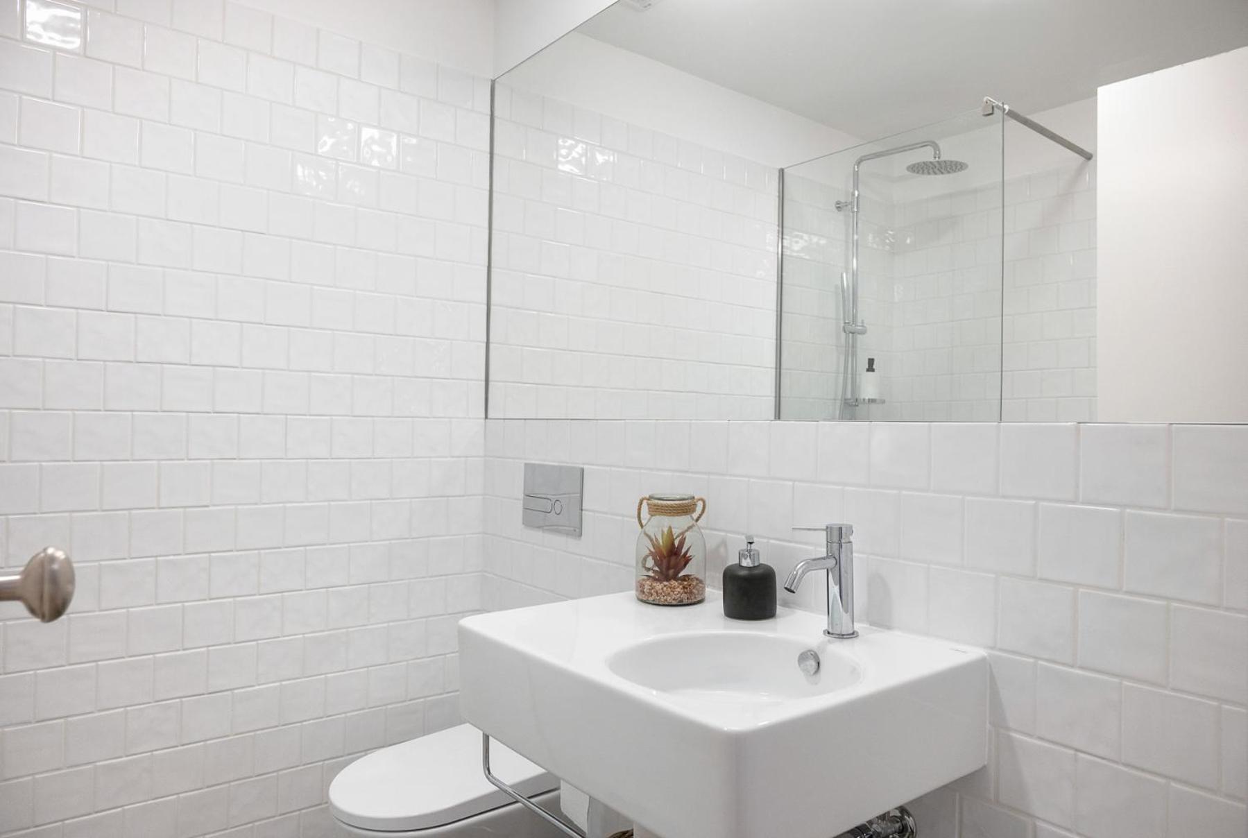 Two-Bedroom Apartment - Photo 35
