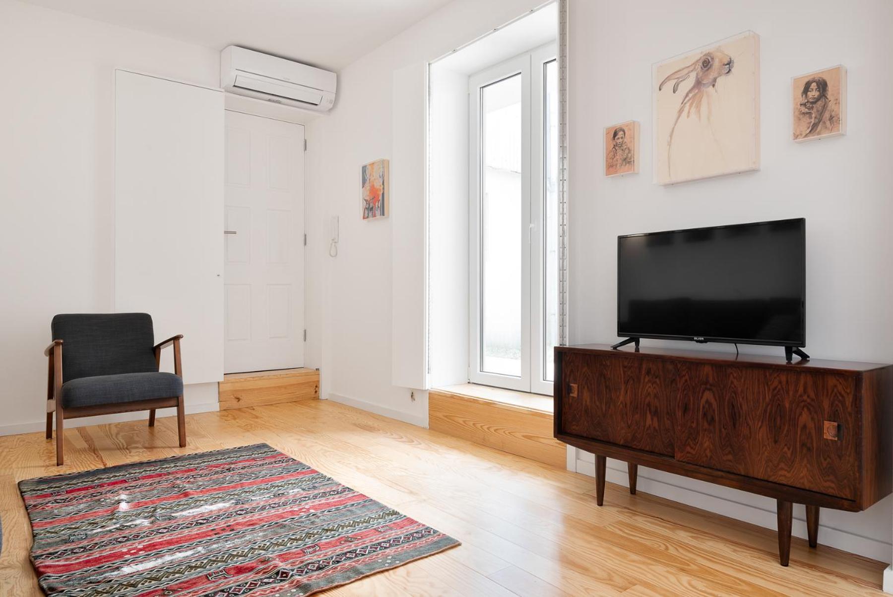 Two-Bedroom Apartment - Photo 3