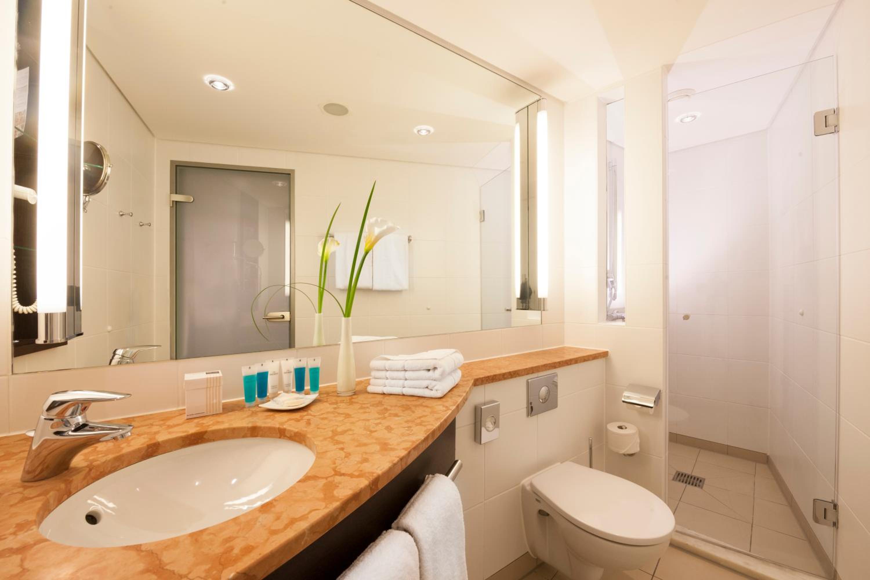Standard Double Room - Photo 7