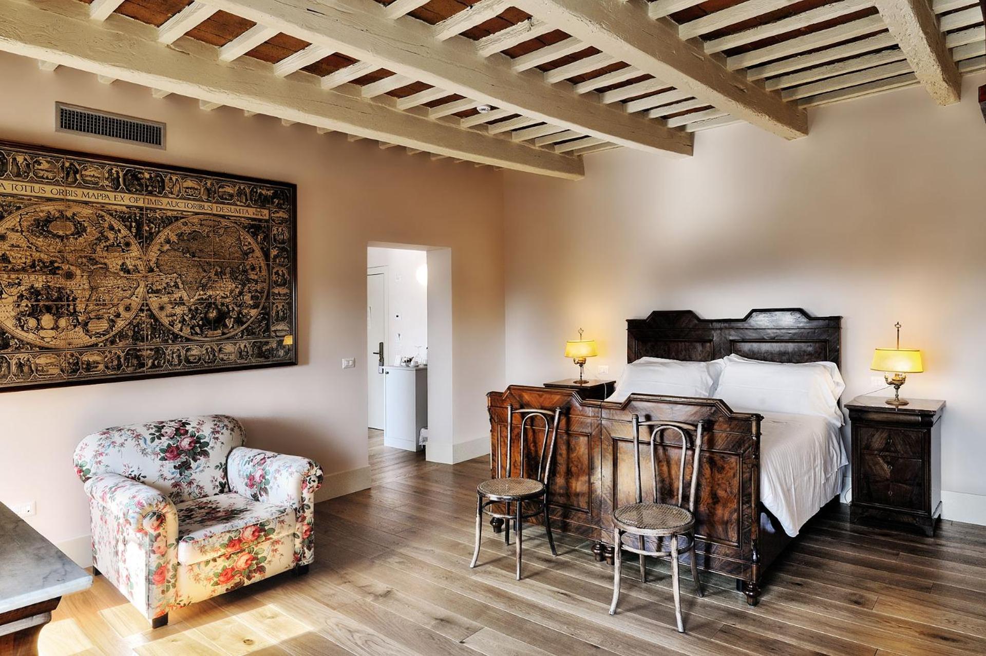 Double Room - Photo 18