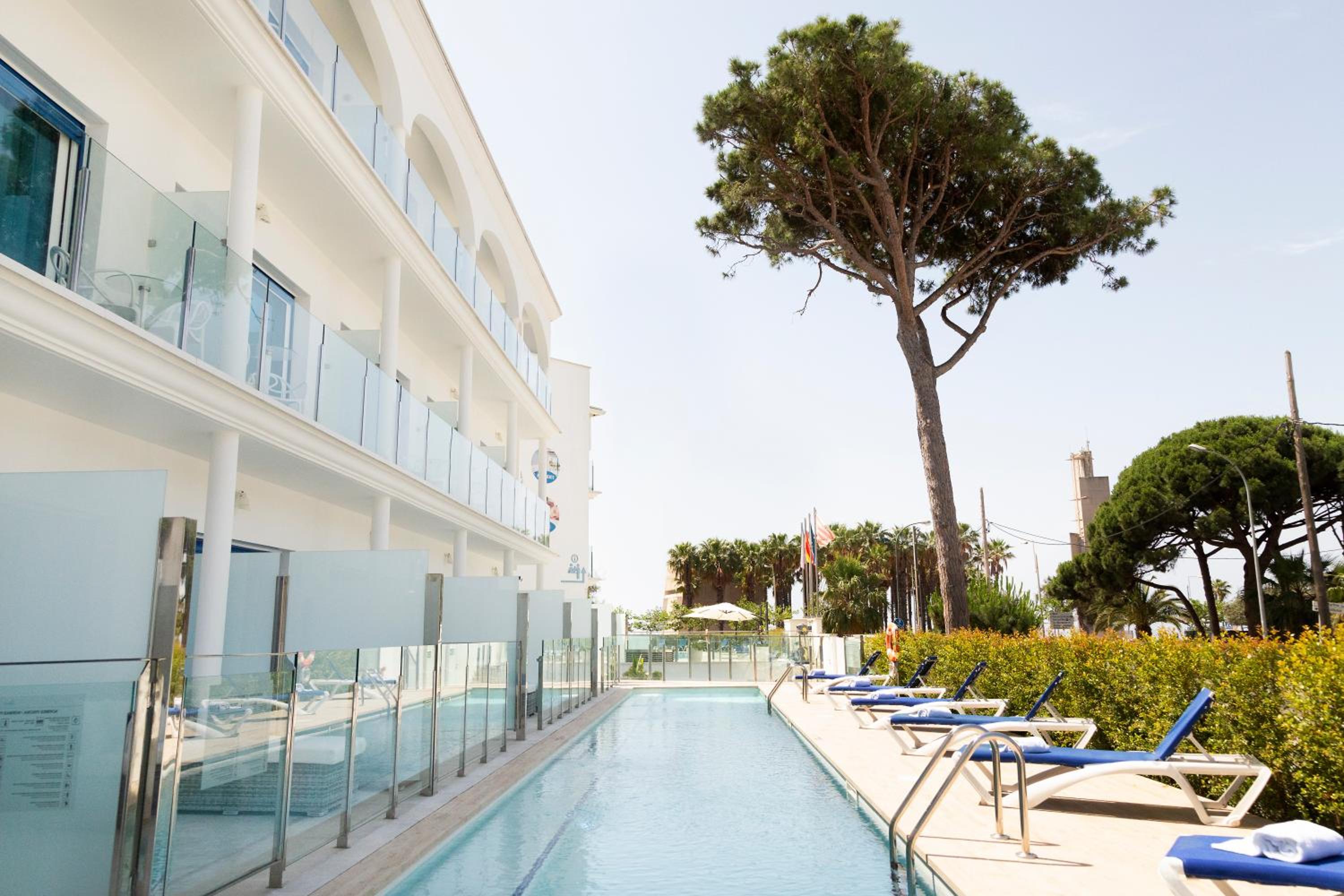 Double Room with Pool View (ADULTS ONLY) - Photo 5