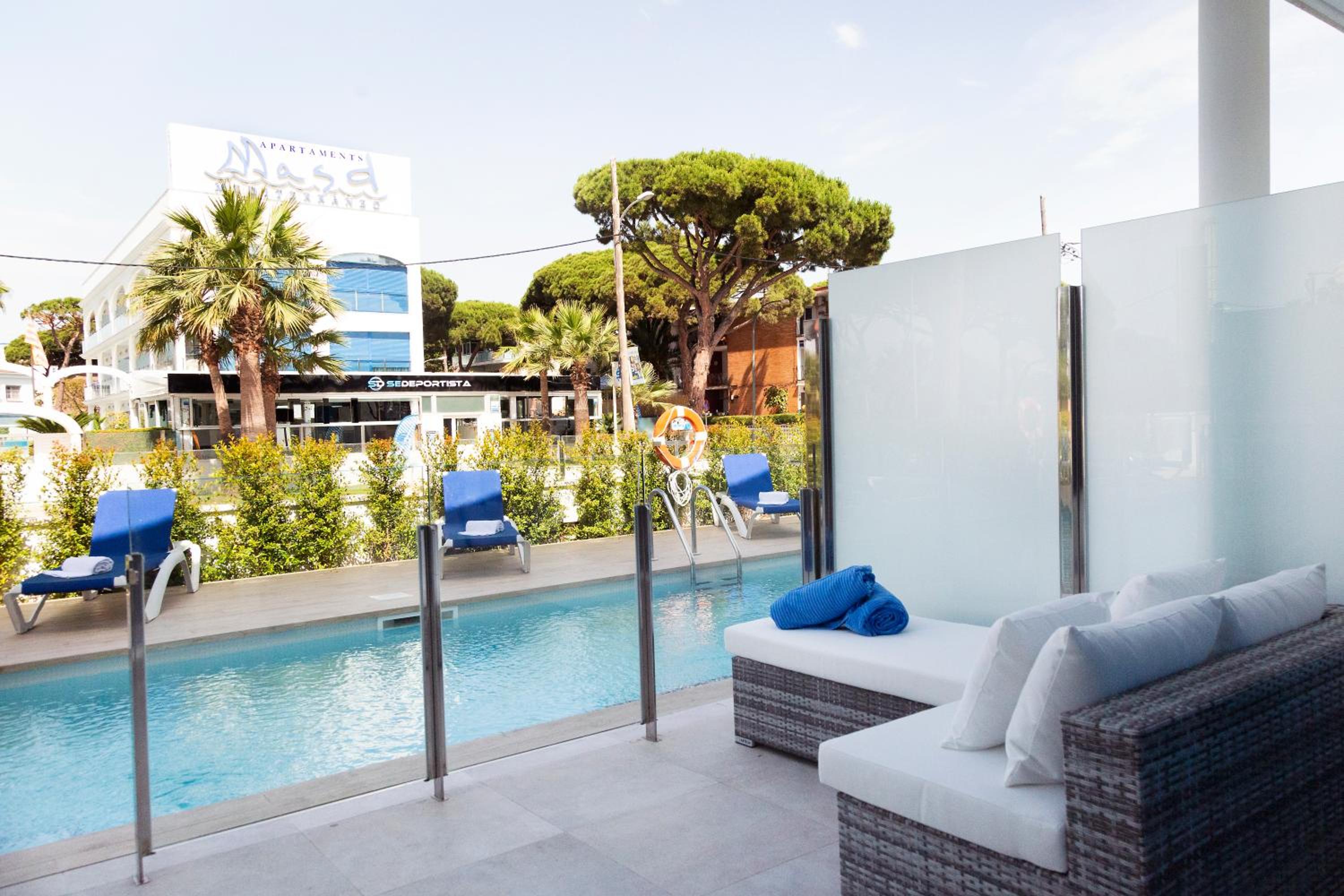 Double Room with Pool View (ADULTS ONLY) - Photo 8