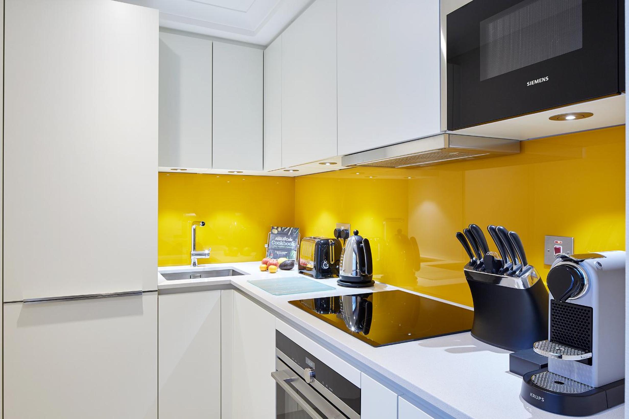 Open Plan One Bedroom Apartment photo 3