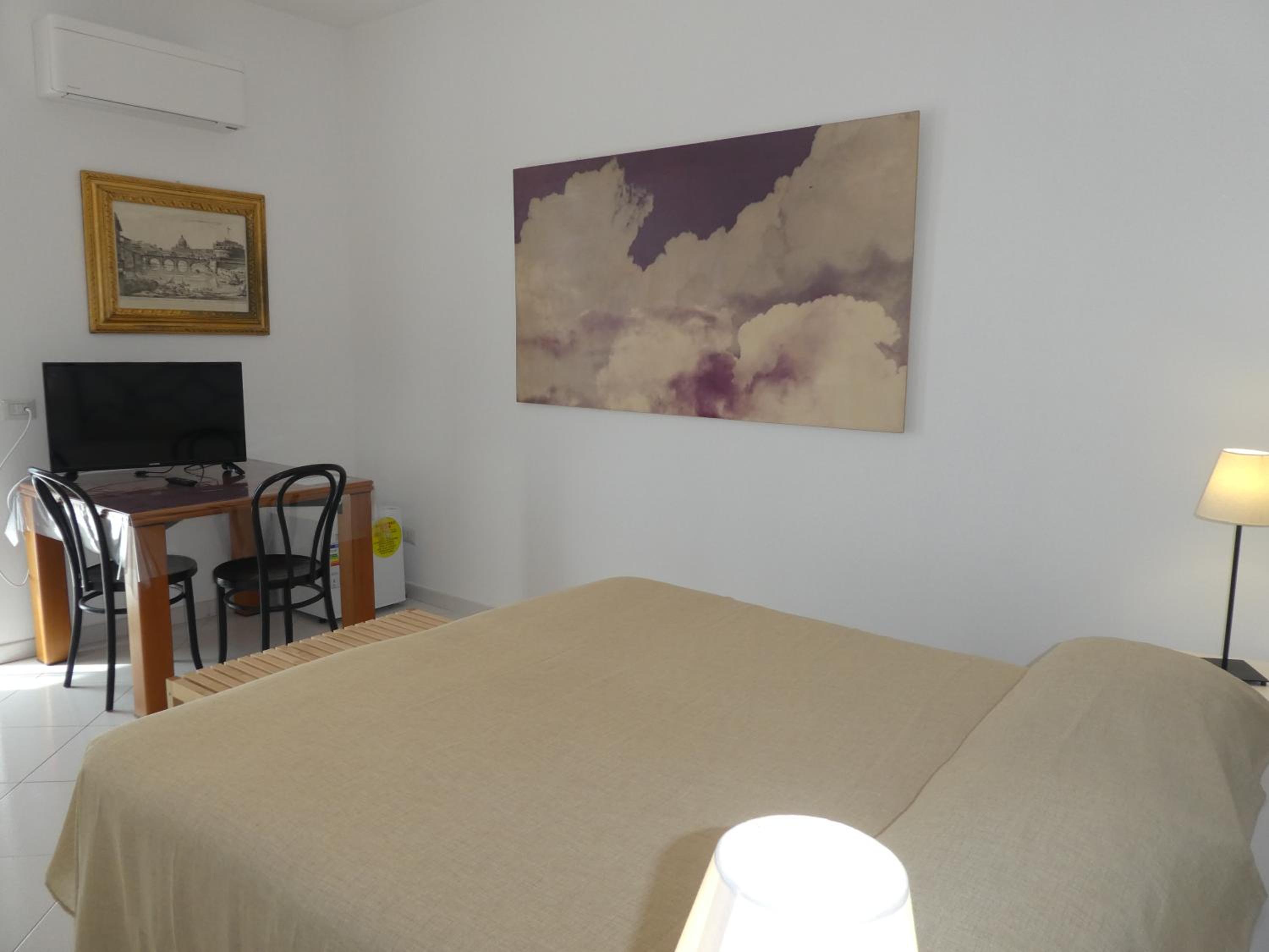 Deluxe Double Room with Balcony and Sea View - Photo 5