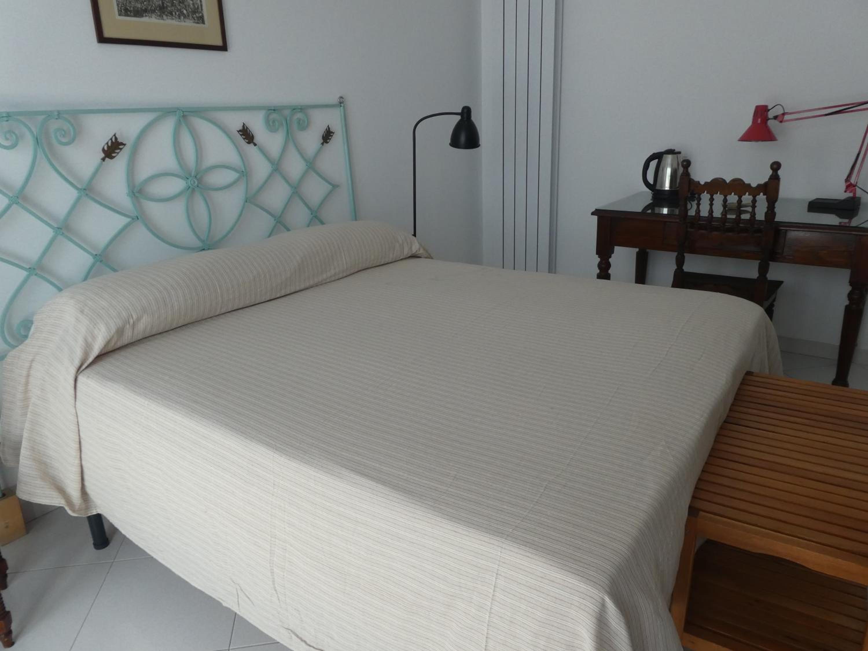 Double Room with Balcony and Sea View - Photo 11