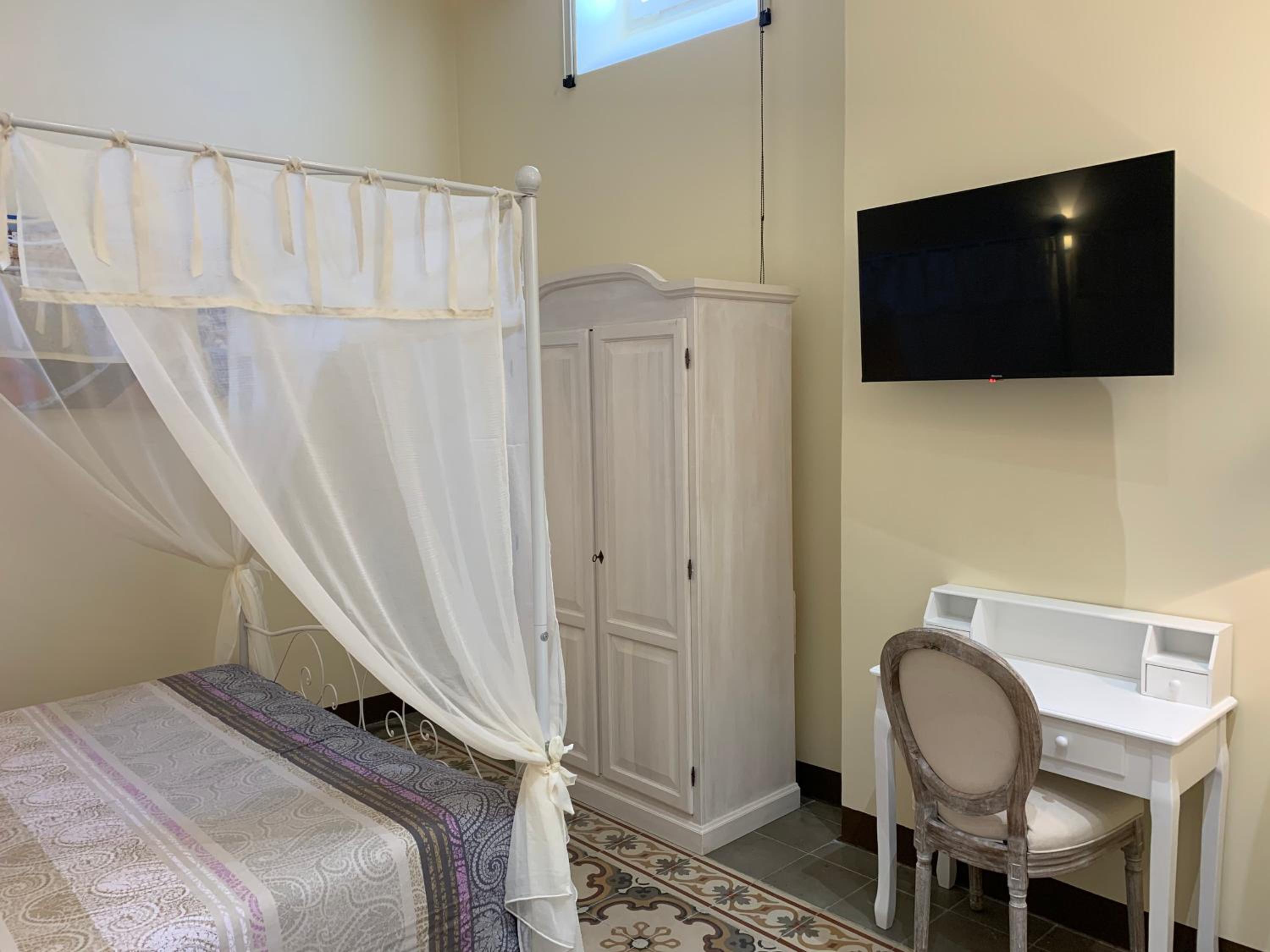 Suite with Balcony photo 2