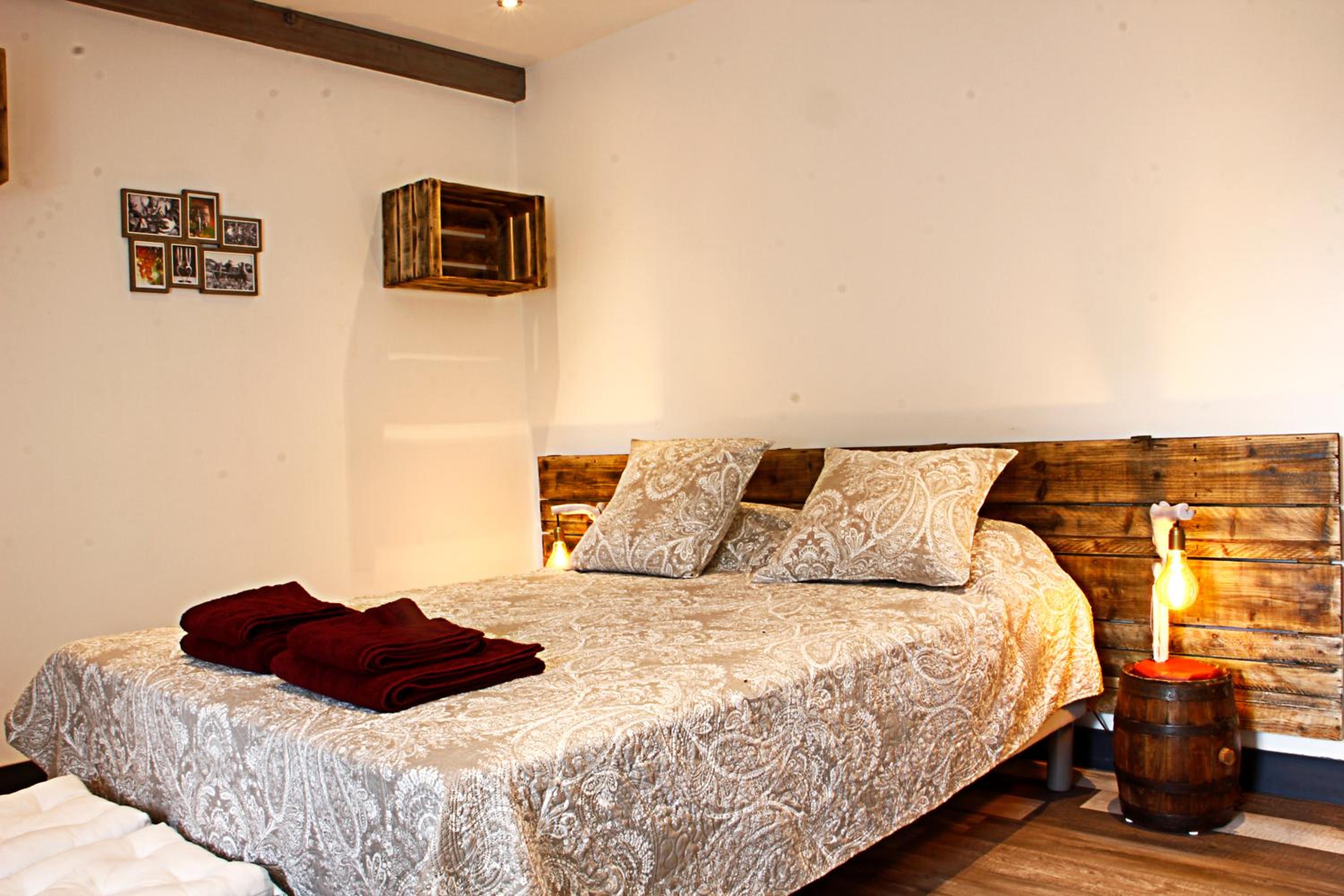 King Room with Two King Beds - Photo 1