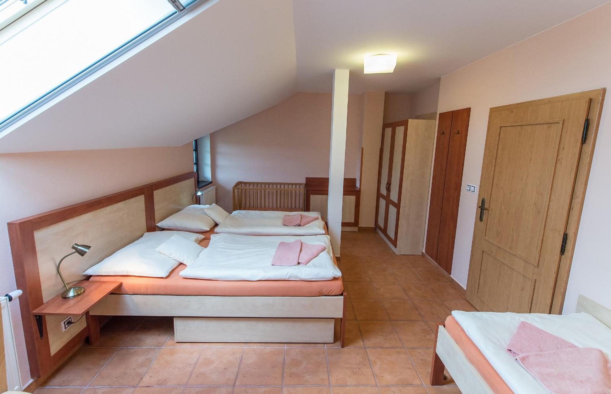 Family Suite ( 3 Adults + 2 Children) photo 2