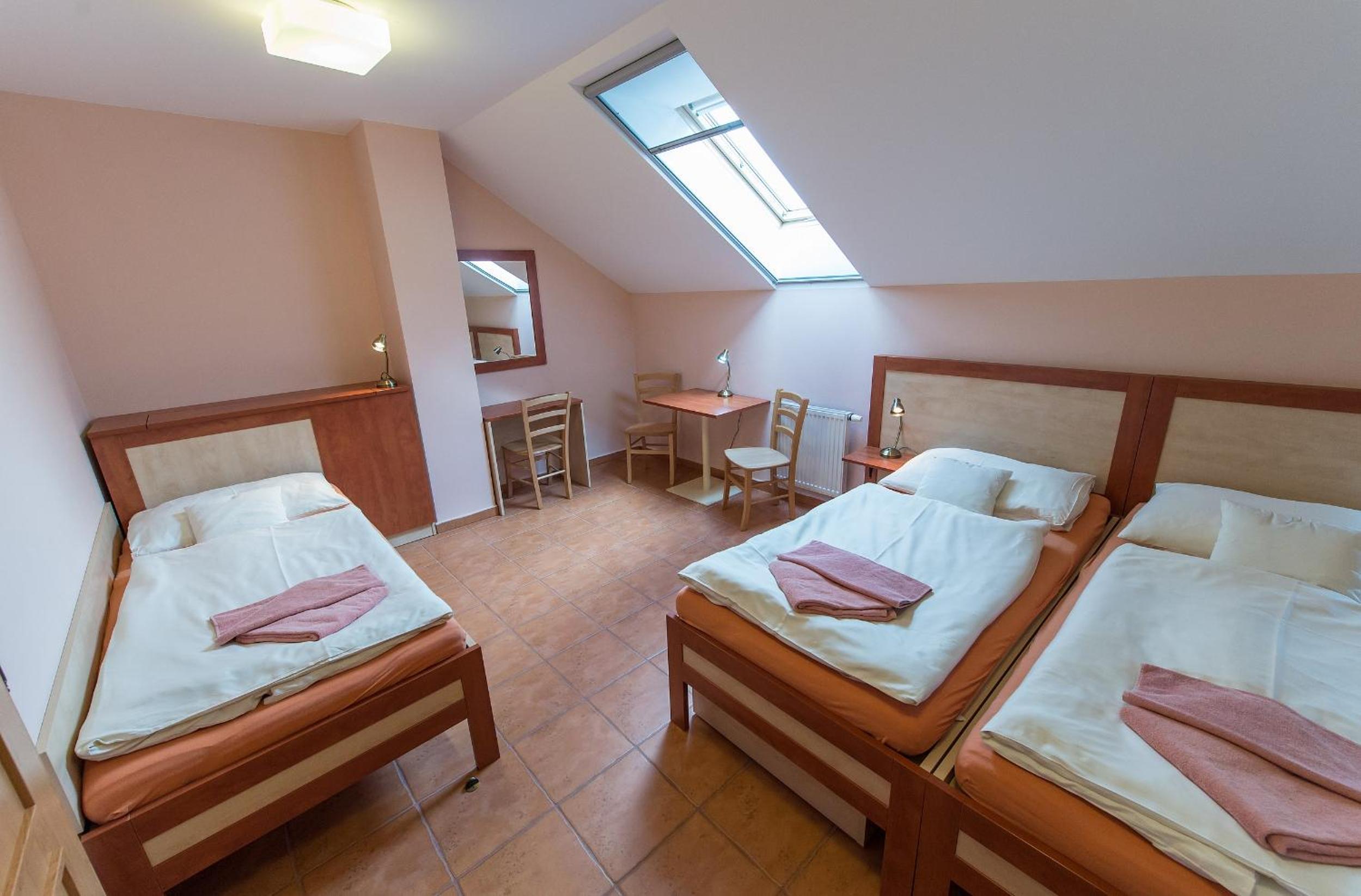 Family Suite ( 3 Adults + 2 Children) photo 1