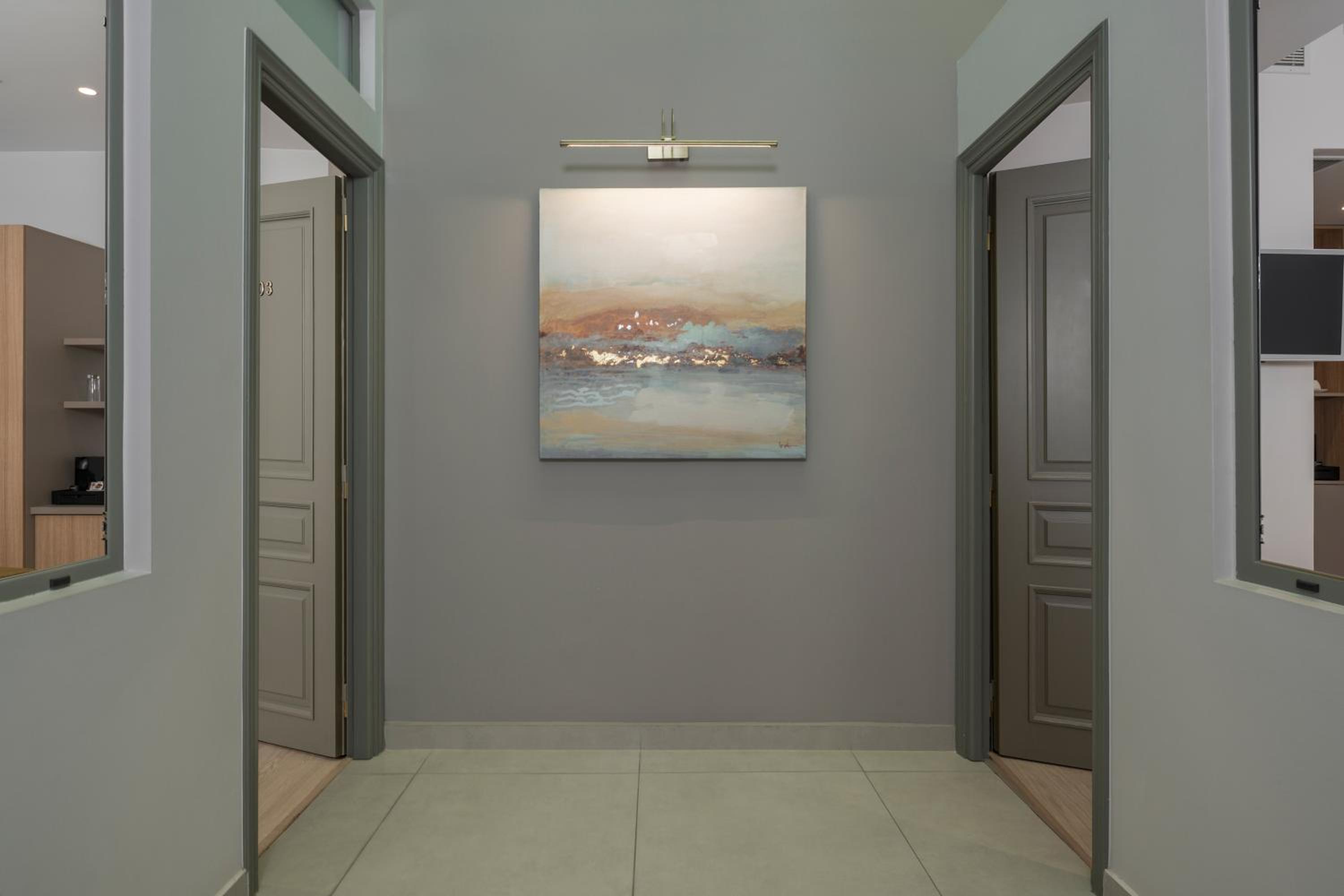 Standard Triple Room with Internal View - Photo 16