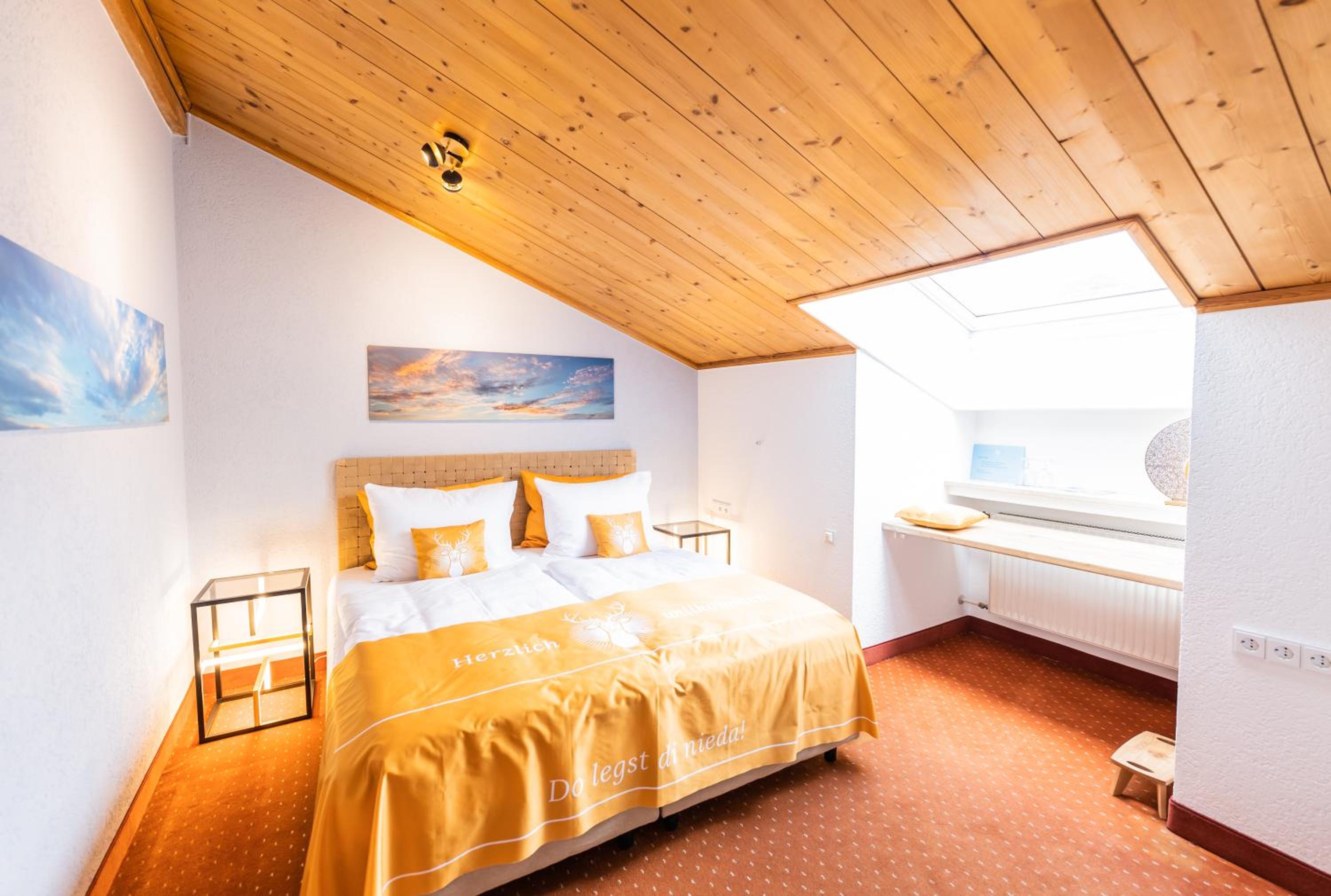 Budget Double Room in mansard  photo 1