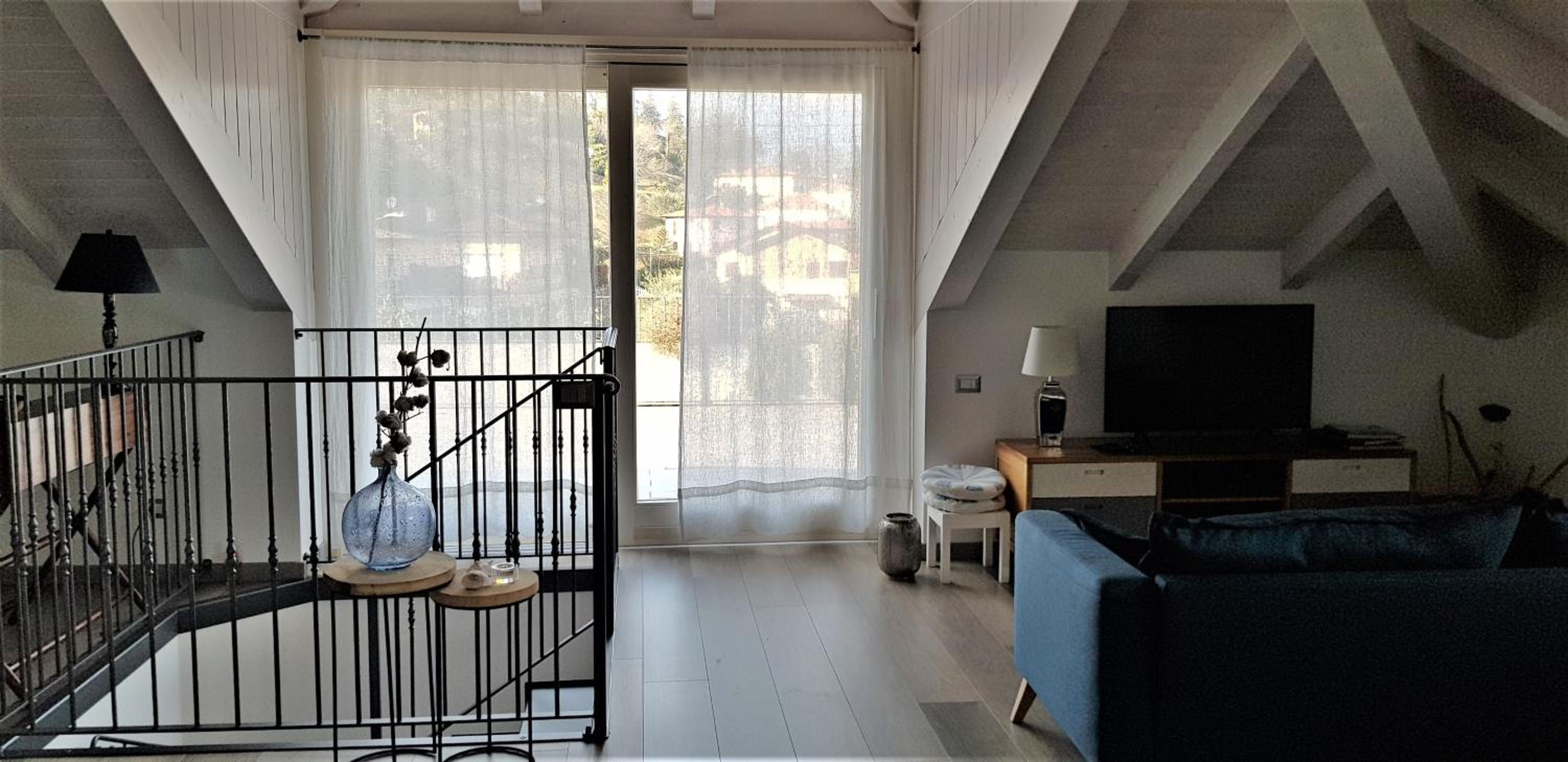Apartment with Lake View - Photo 11