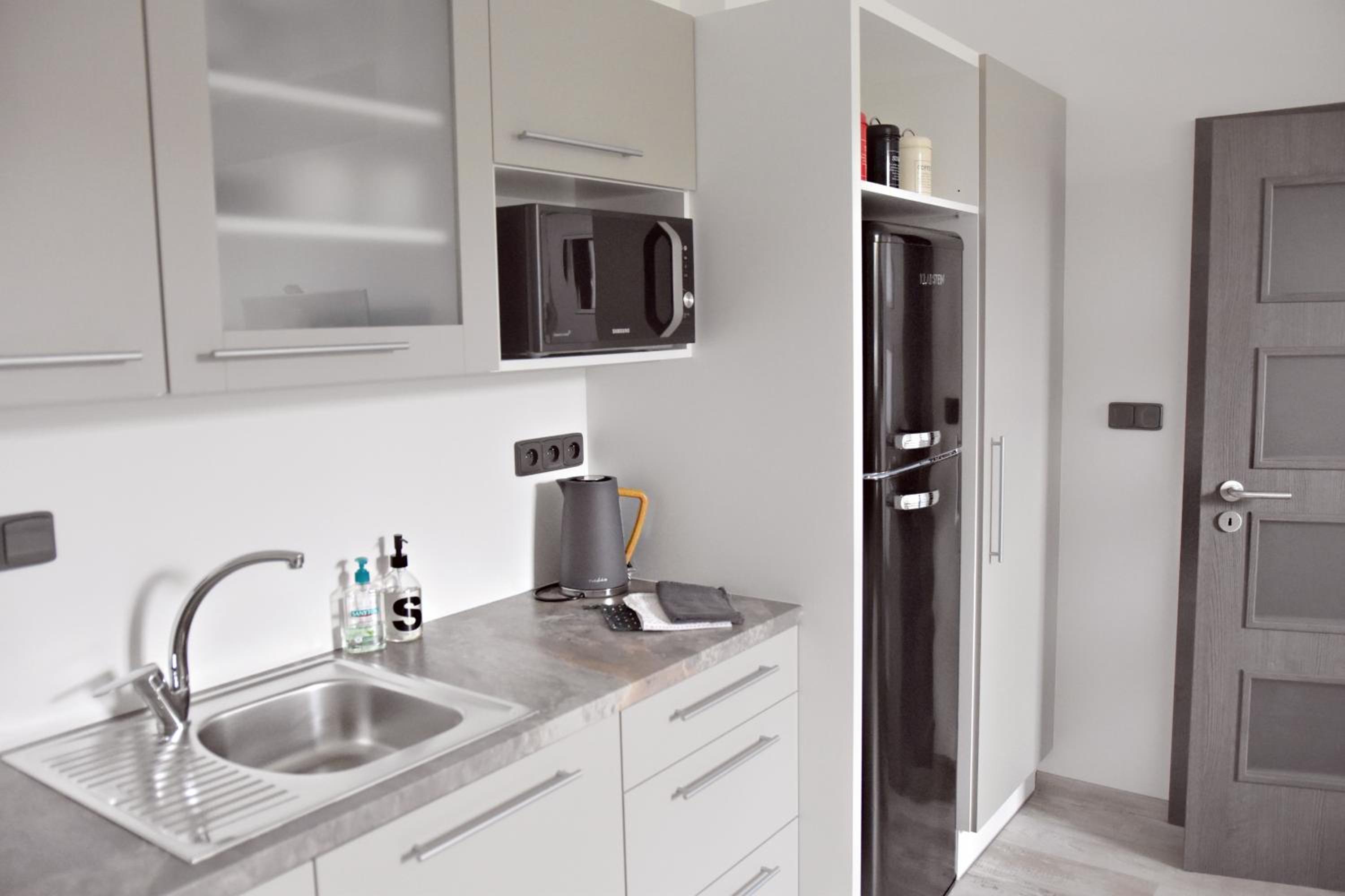 One-Bedroom Apartment - Photo 11