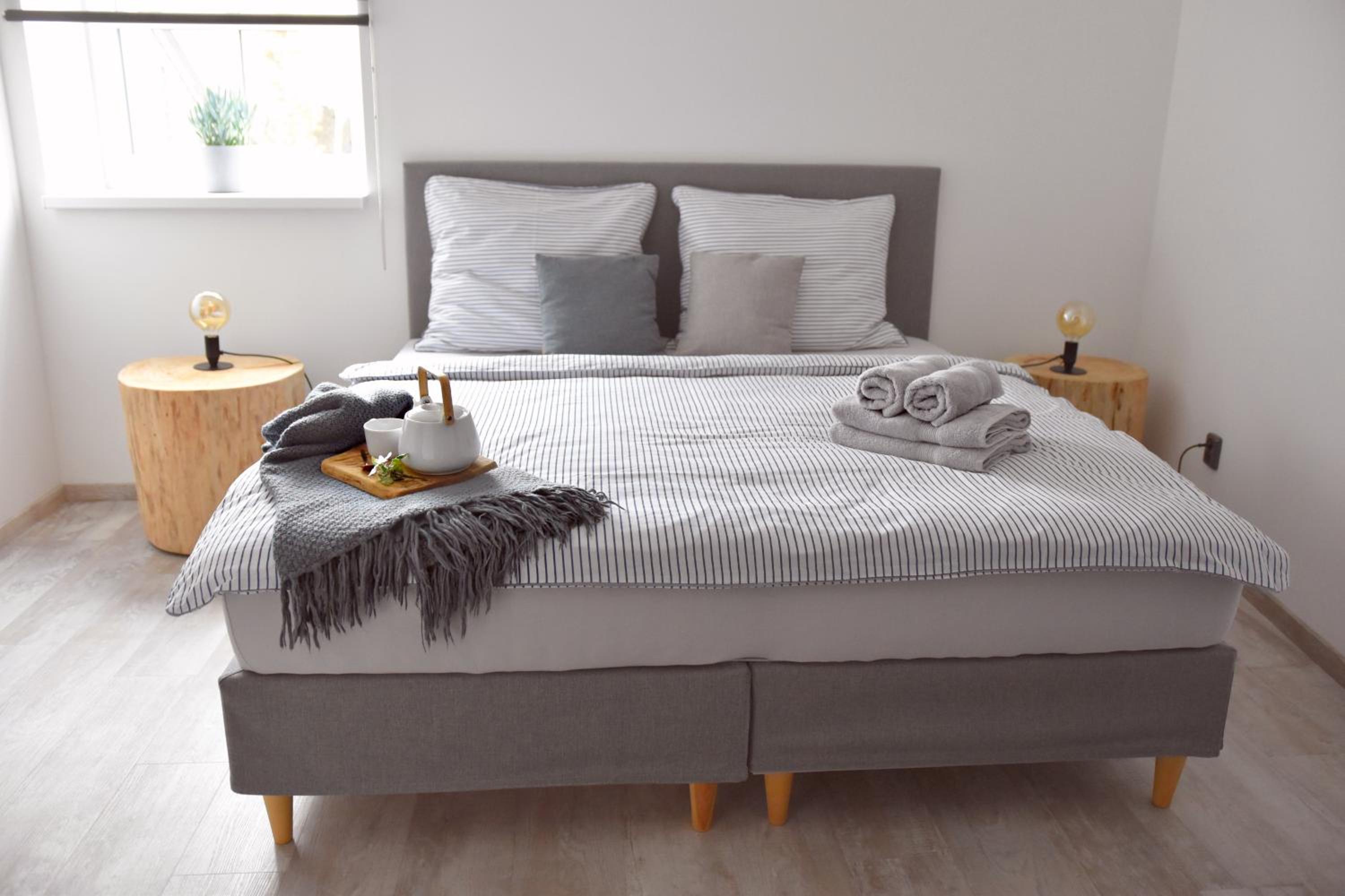 One-Bedroom Apartment - Photo 12