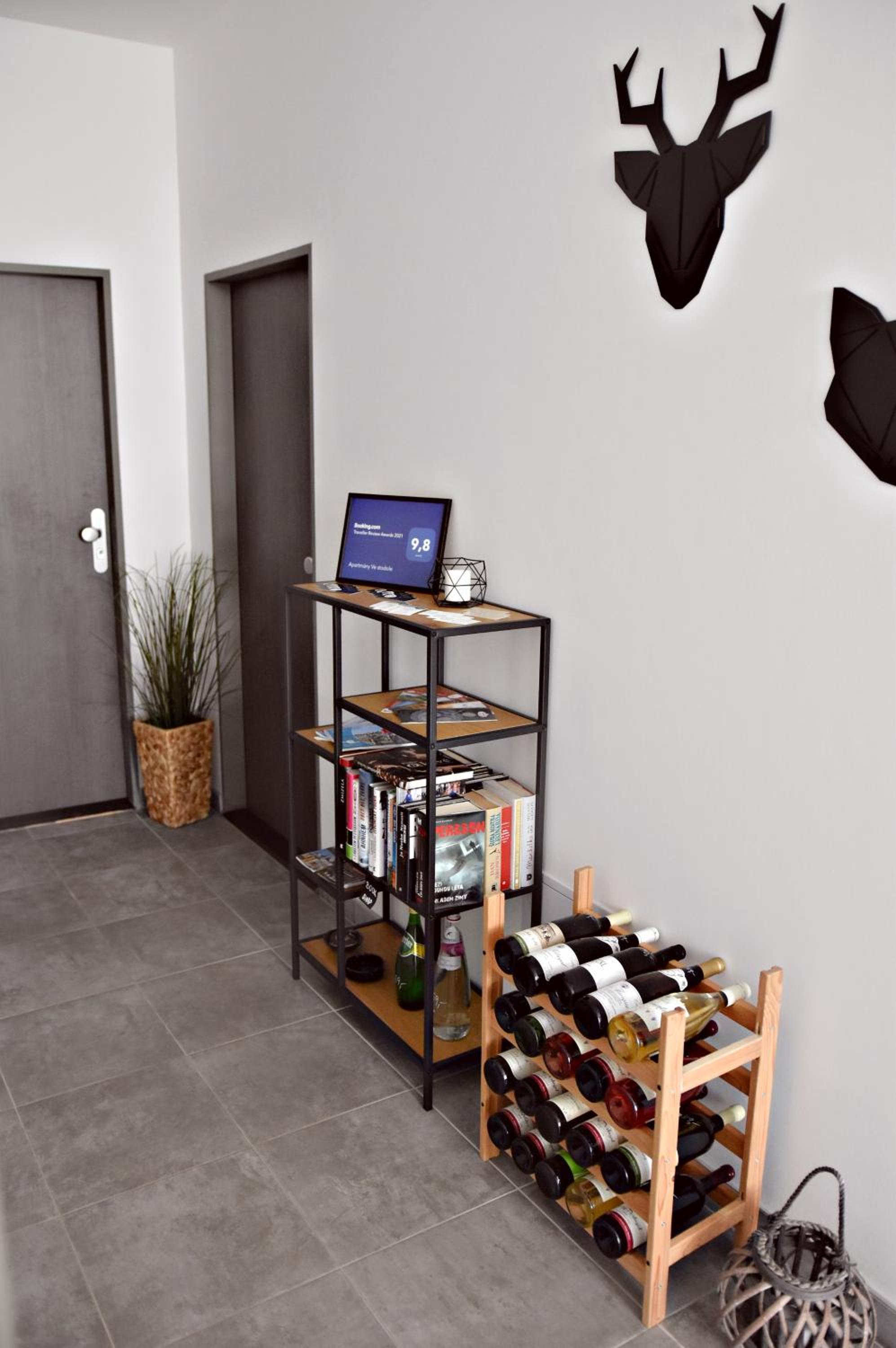 One-Bedroom Apartment - Photo 13
