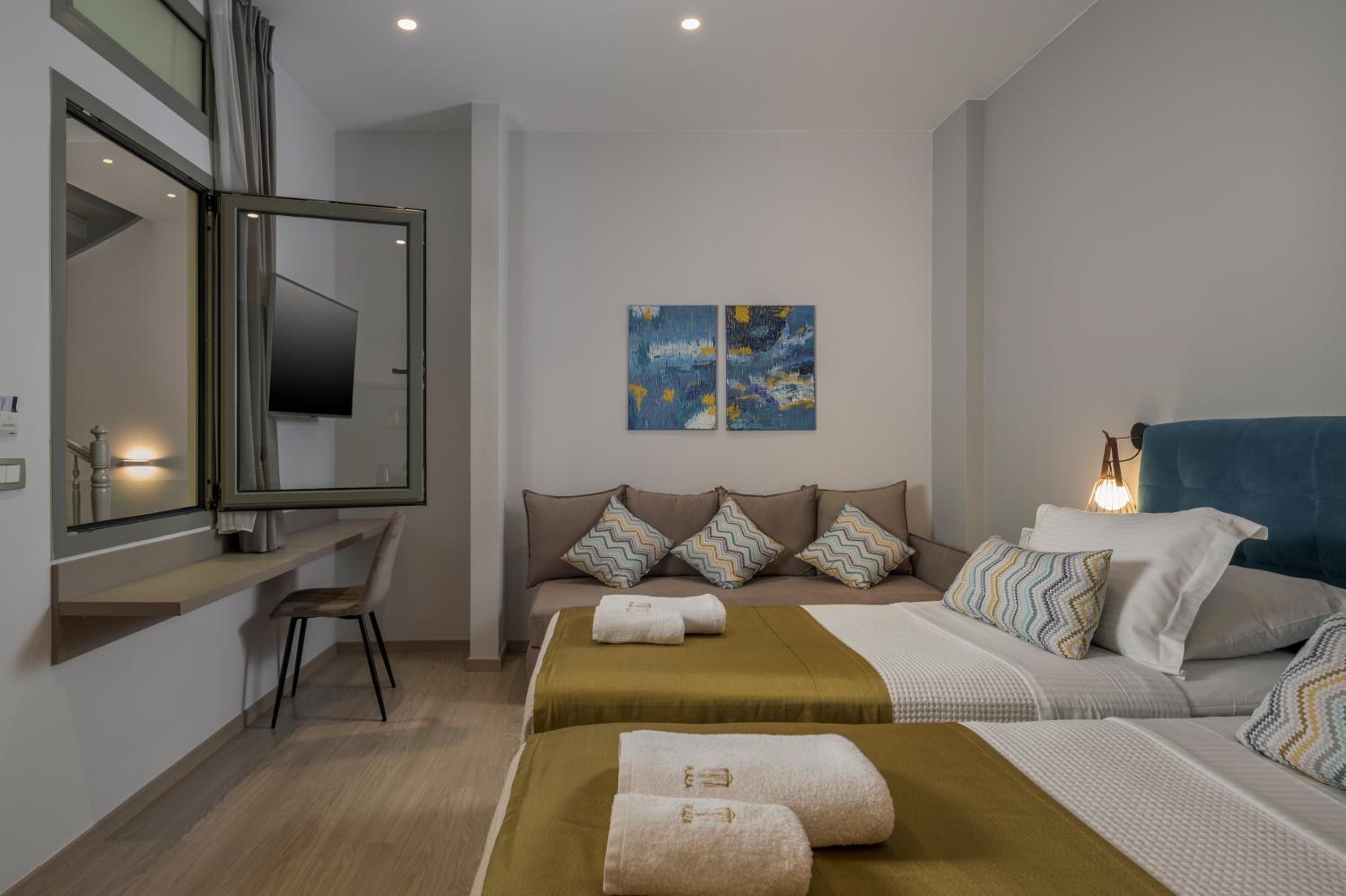 Standard Triple Room with Internal View - Photo 2