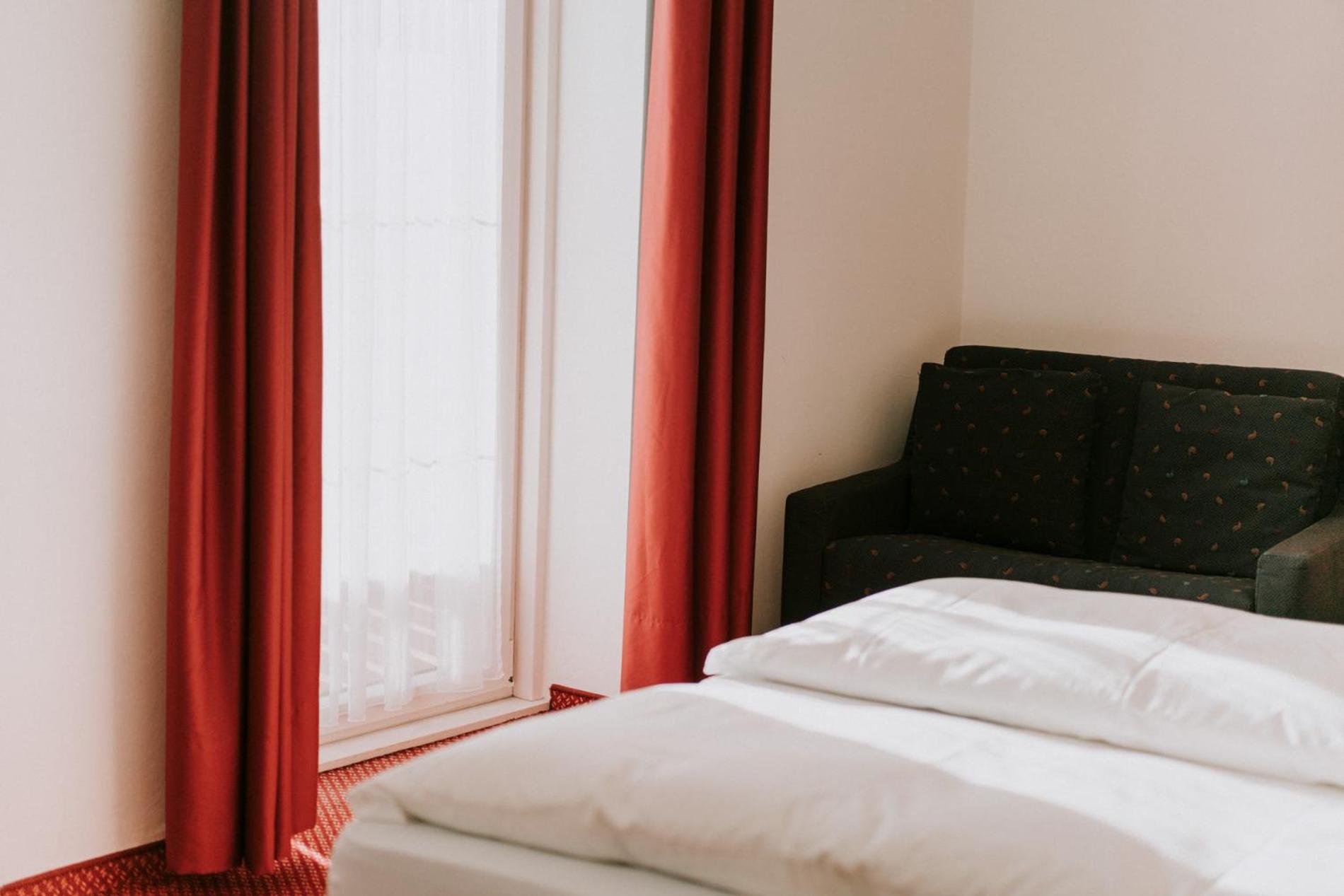 Double Room with Balcony photo 3