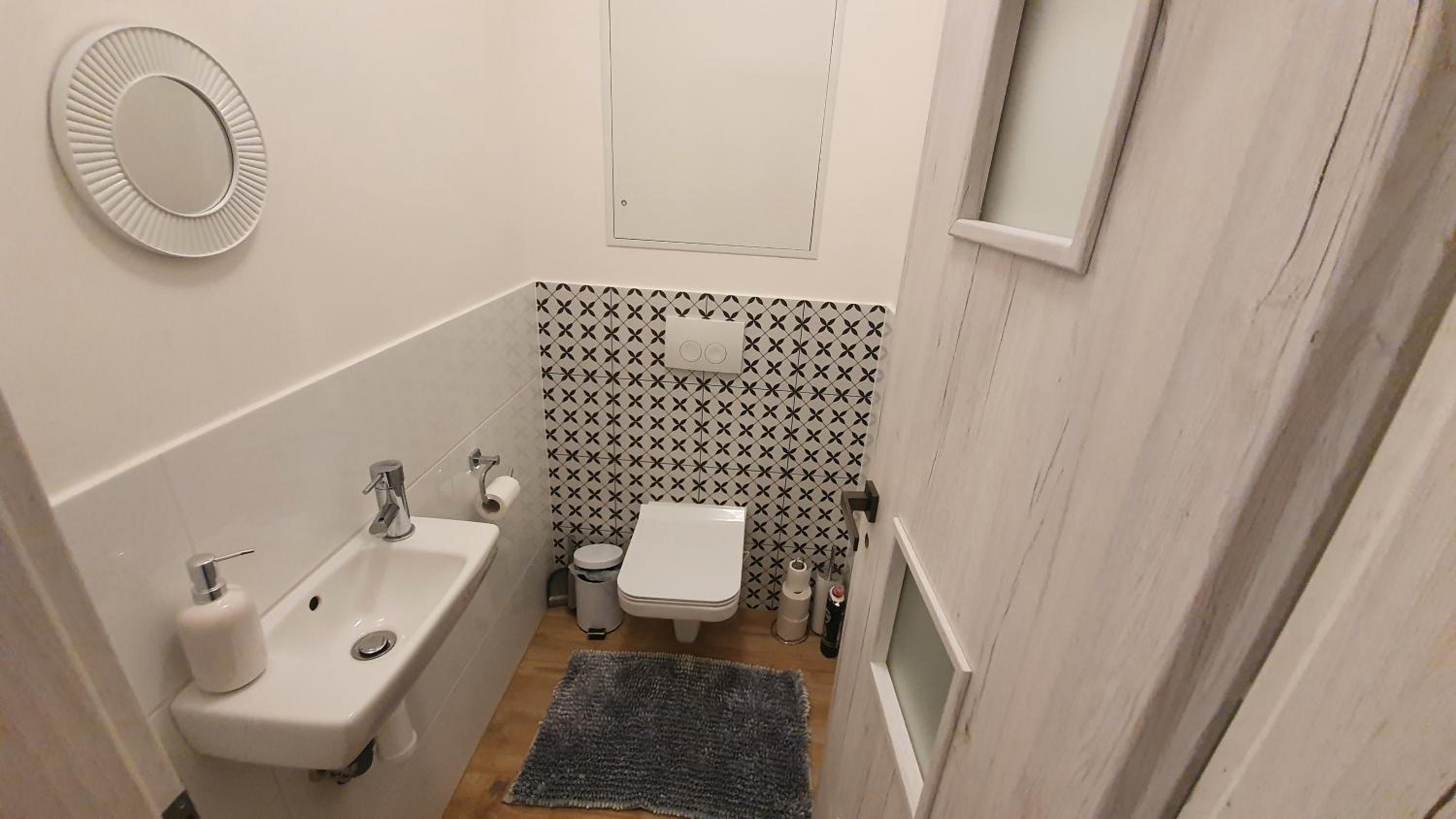 Studio Apartment - Photo 37