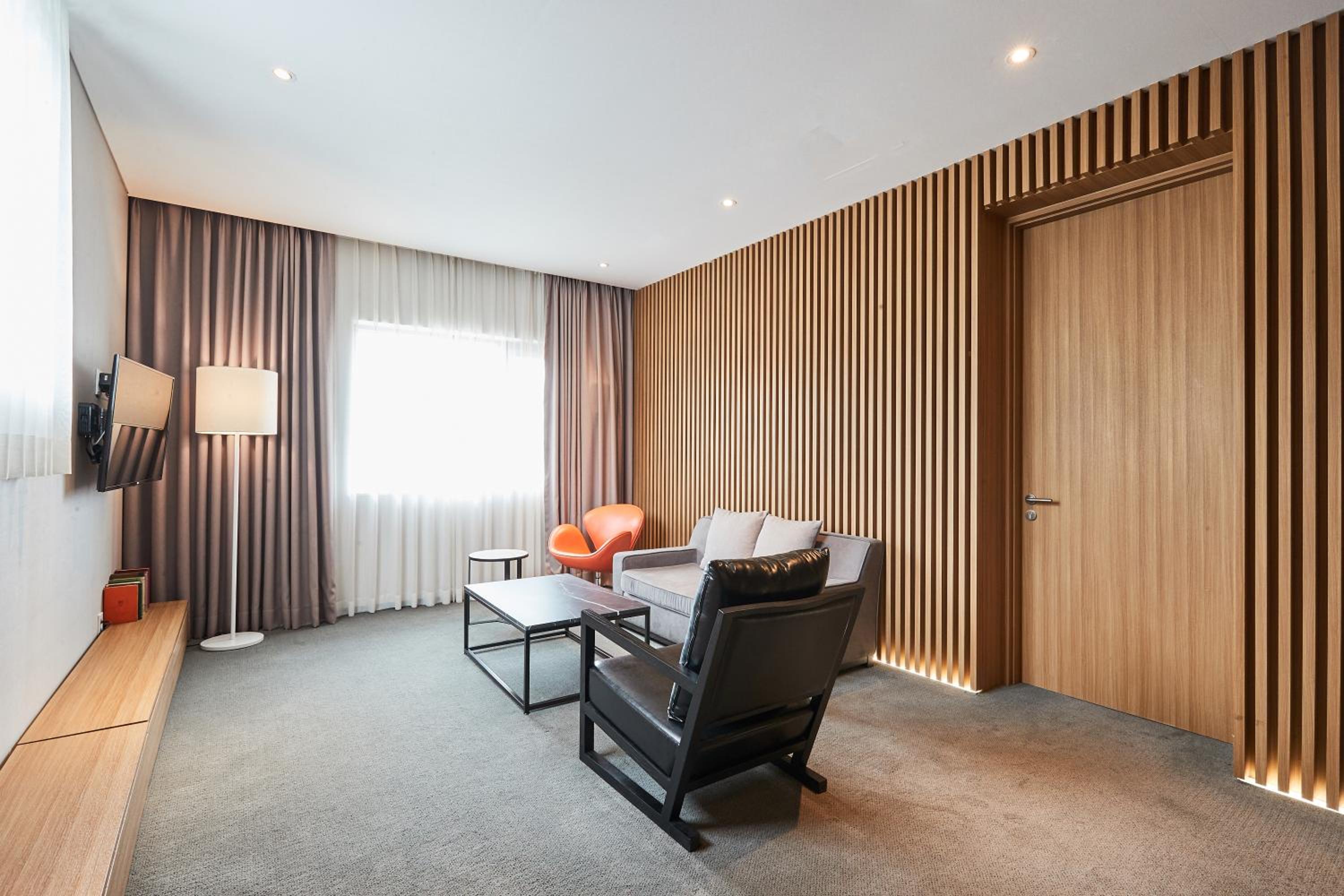 Executive Suite Garden