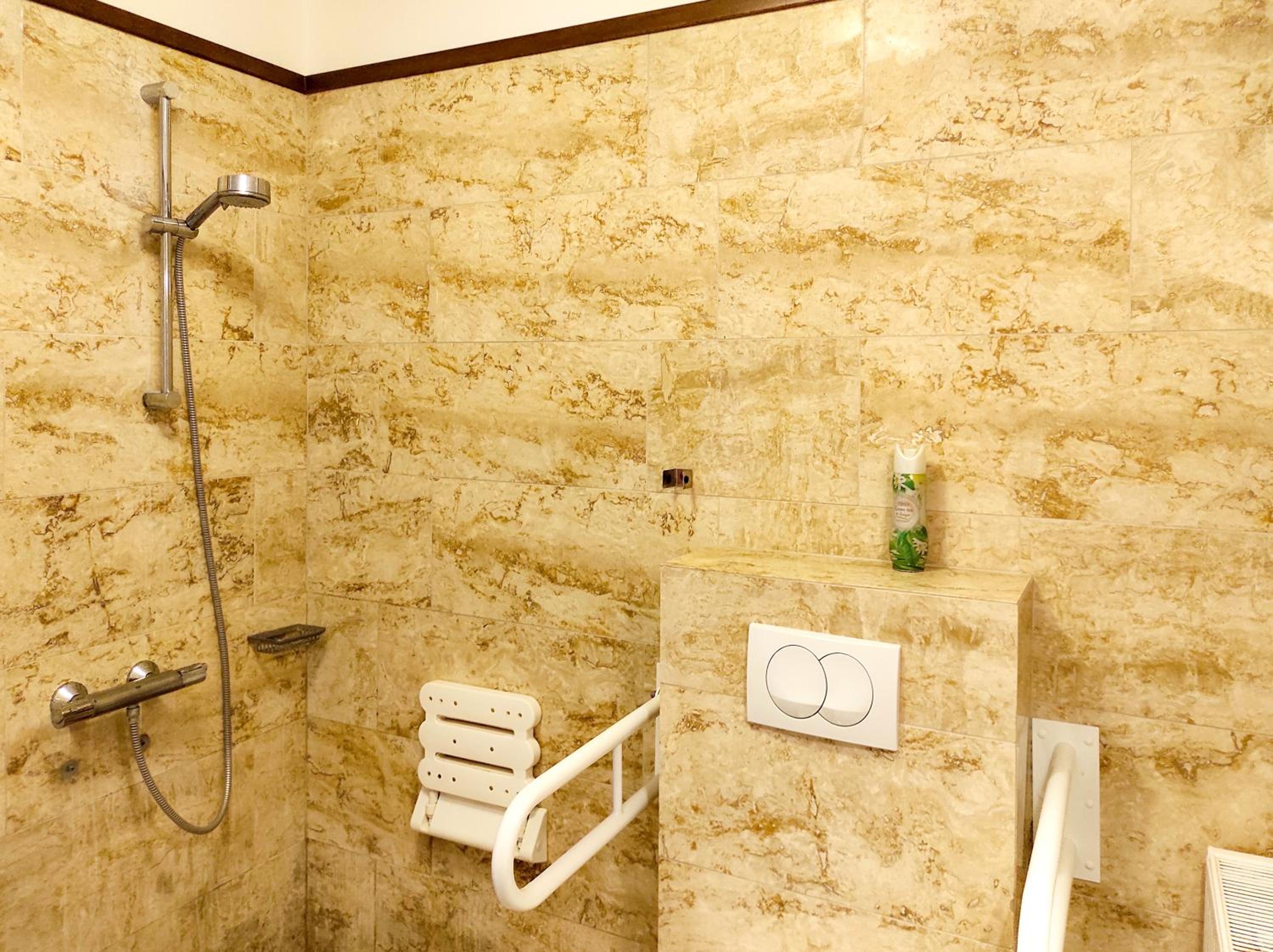 Double or Twin Room - Disability Access photo 2