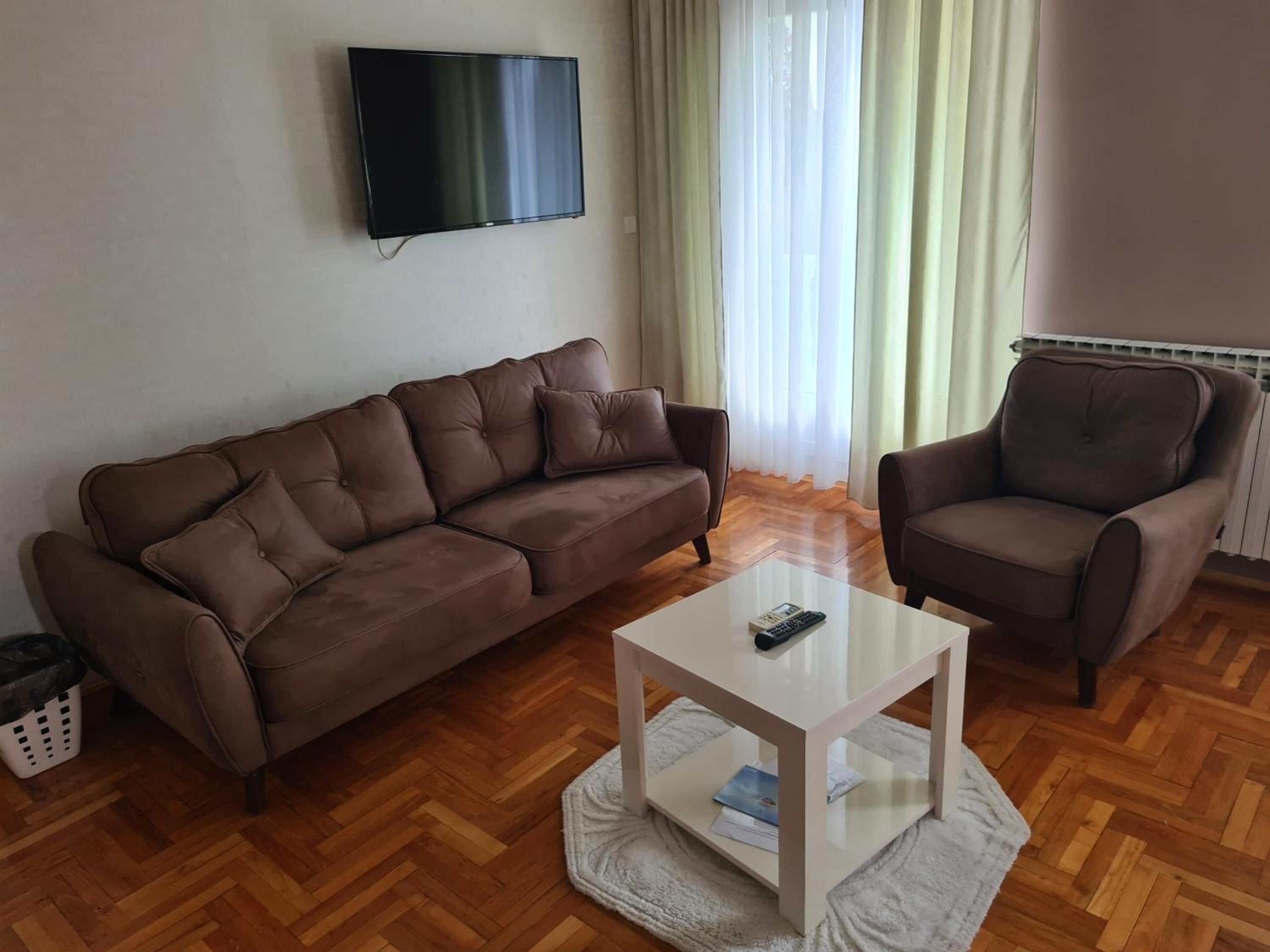 Deluxe Double Room with Balcony photo 3