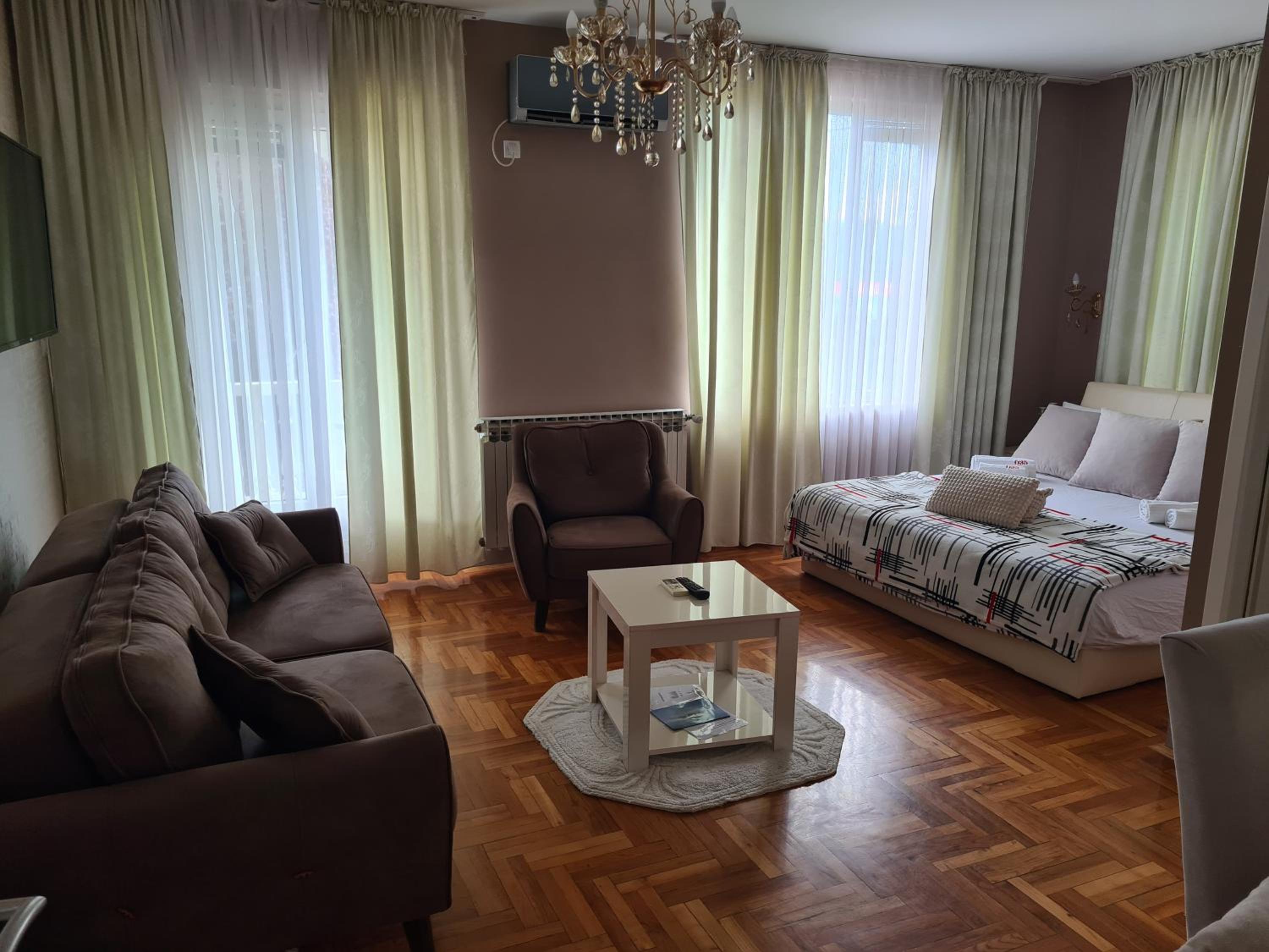 Deluxe Double Room with Balcony photo 1