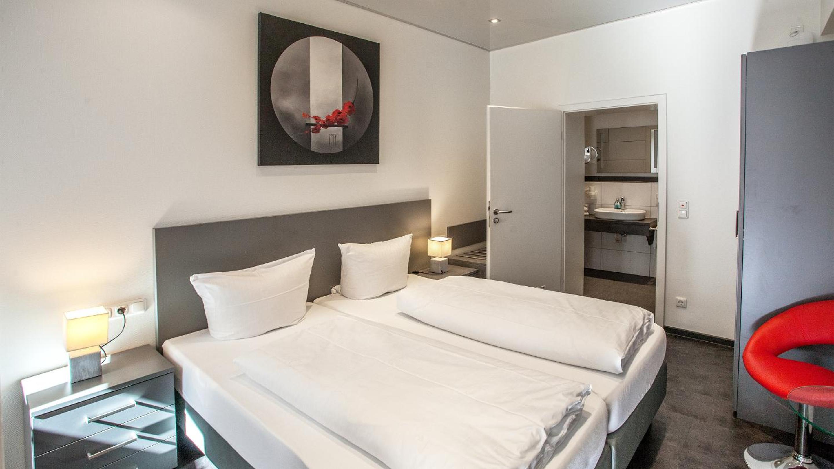Budget Double Room - Photo 1