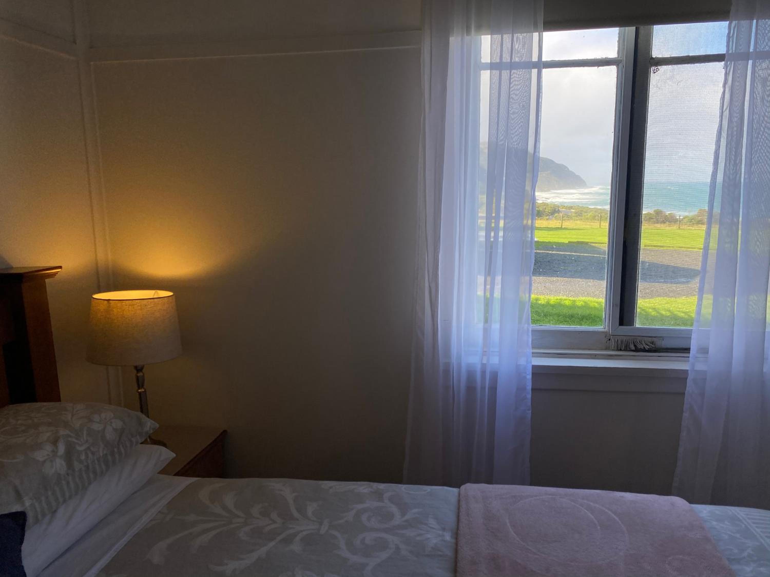 Queen Room with Sea View - Photo 29