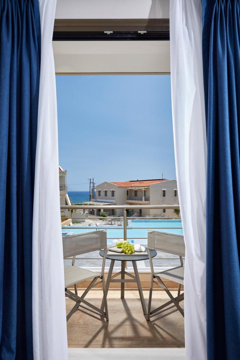 Junior Suite with Sea View photo 2