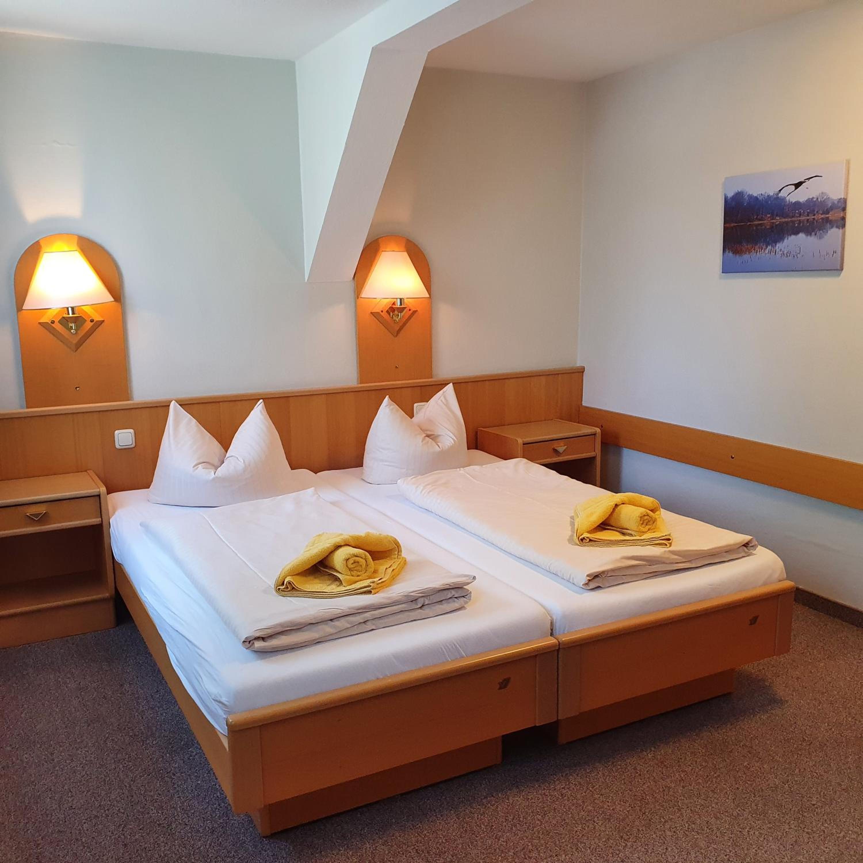 Standard Twin Room - Photo 6
